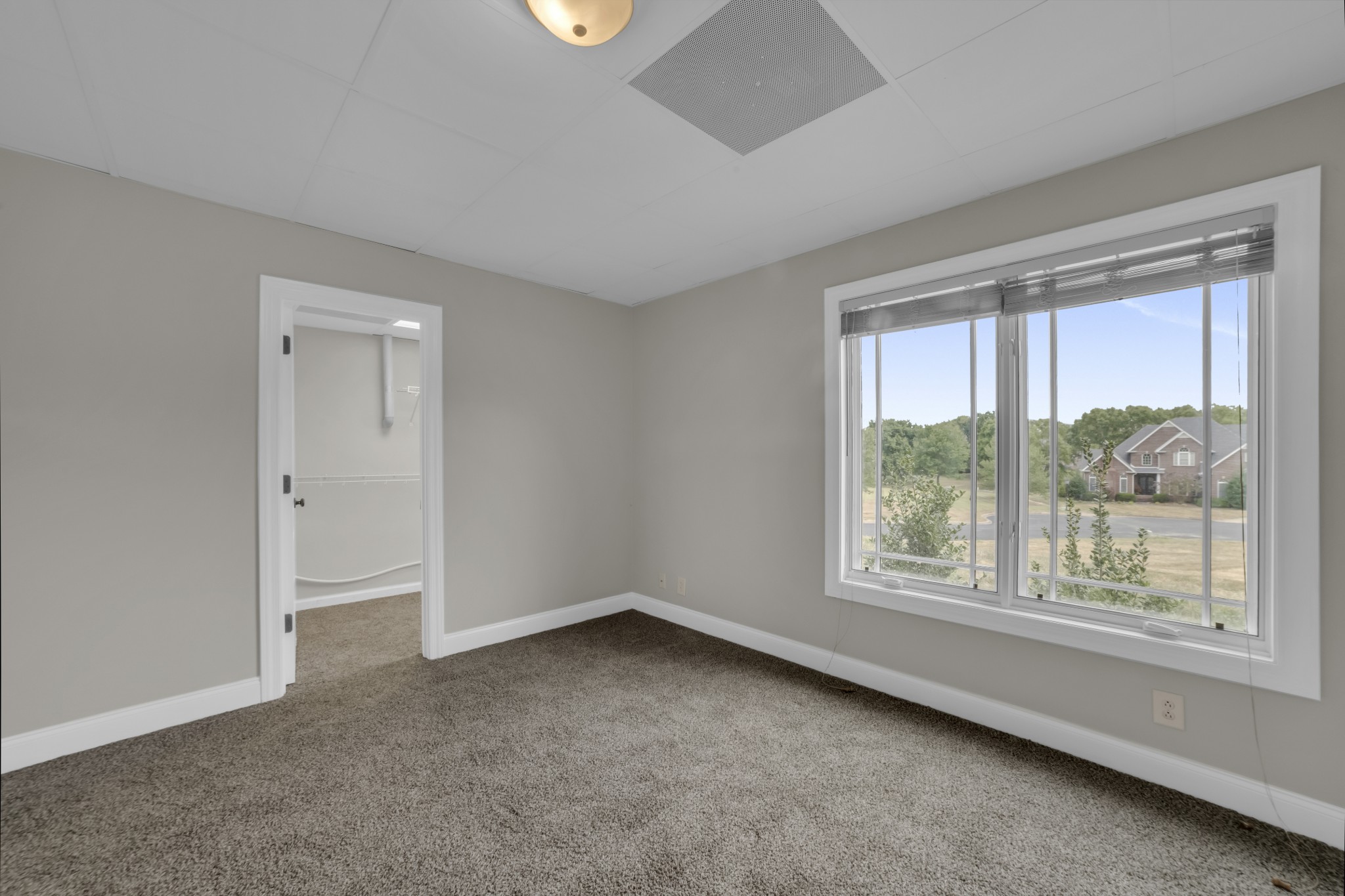 2848 Carriage Way Property Photo 37