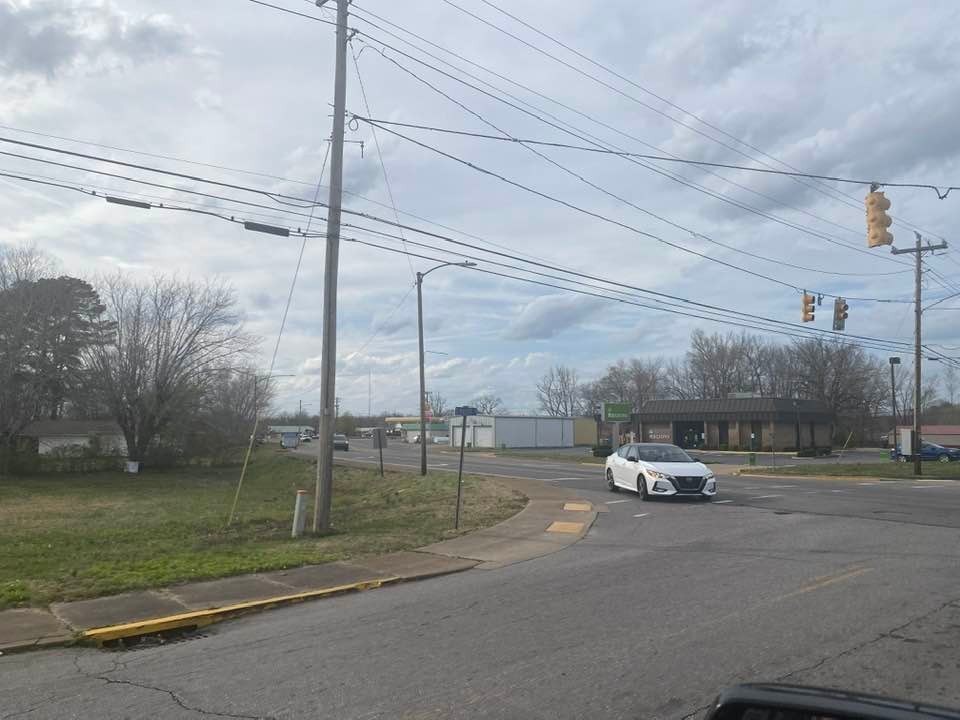 8 S Walnut St Property Photo 7