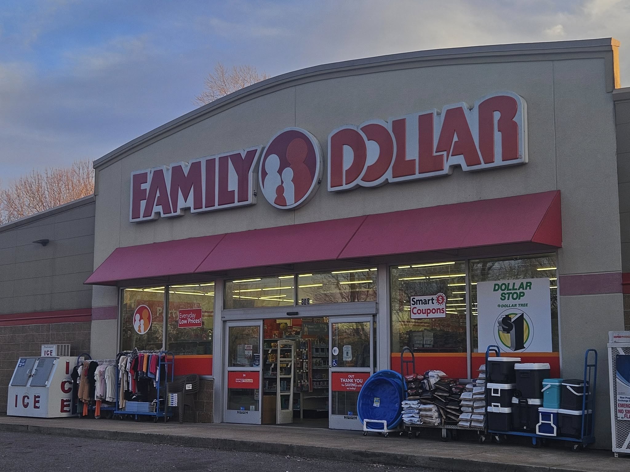 8 S Walnut St Property Photo 10