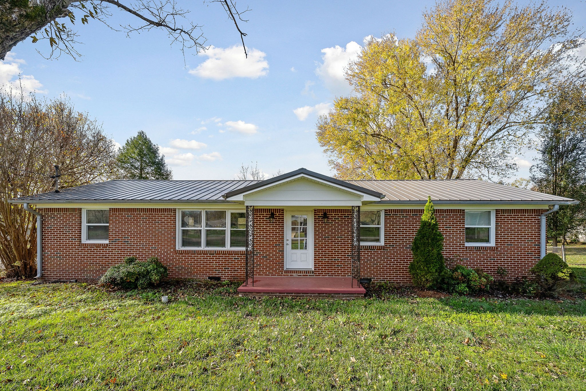 118 Van Buren St Property Photo 1