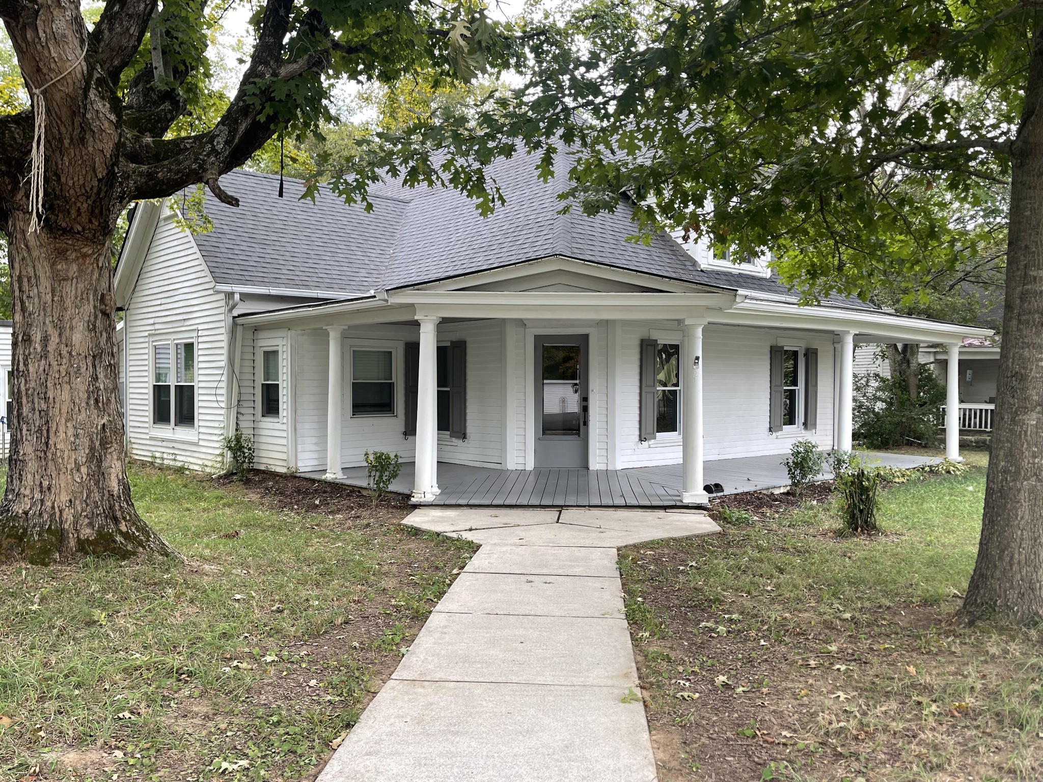 401 College St Property Photo