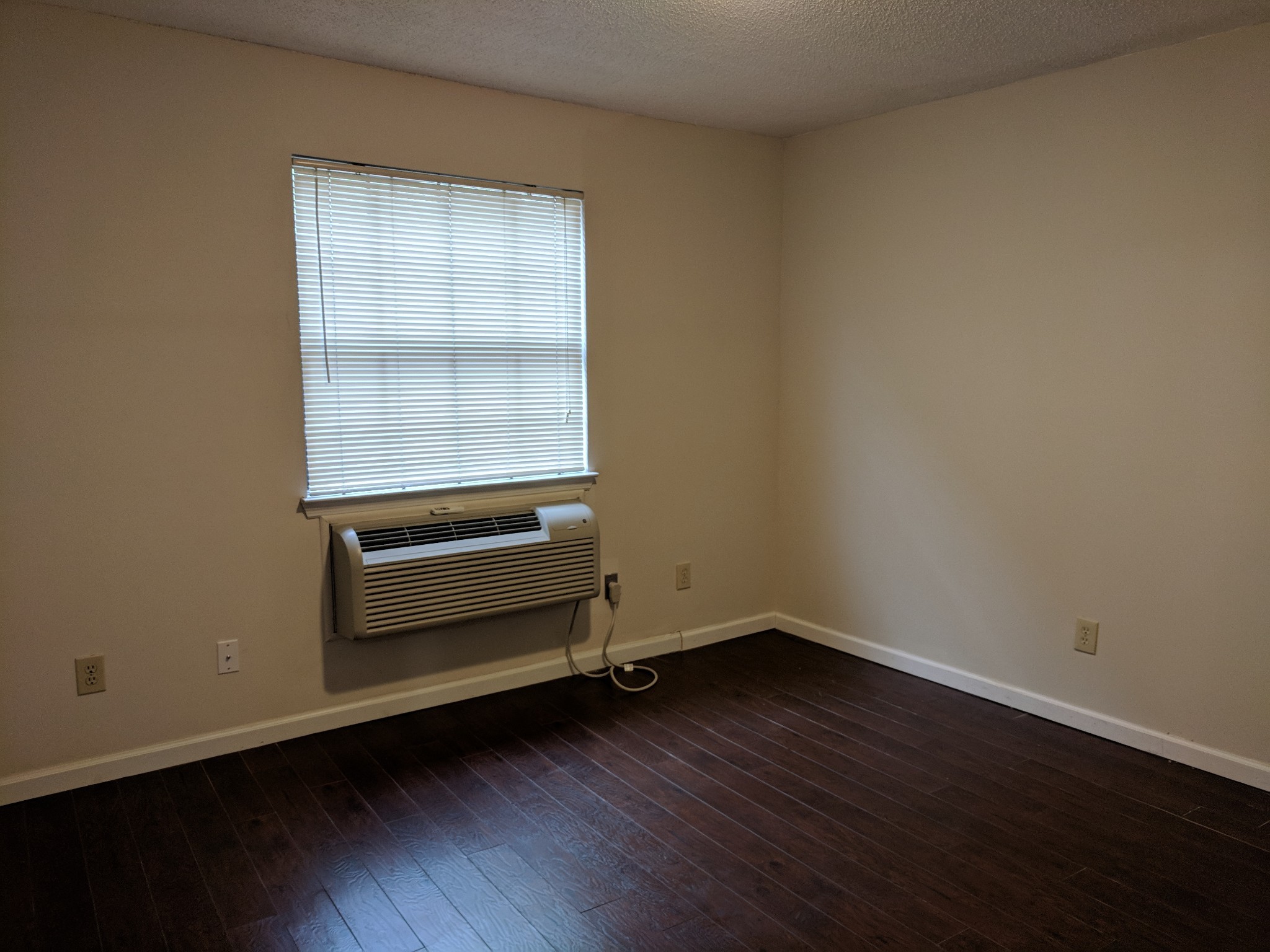 3188 Parthenon Ave Property Photo 3