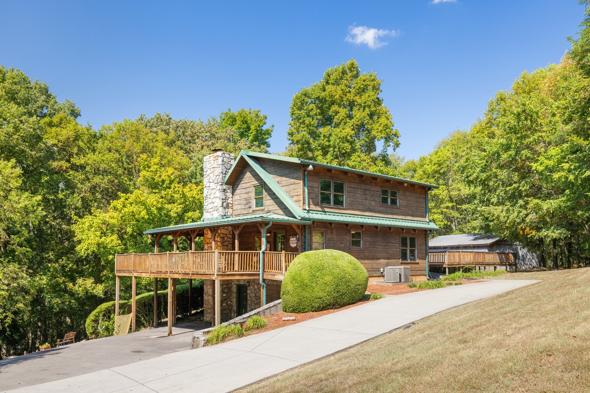1425 Southport Rd Property Photo