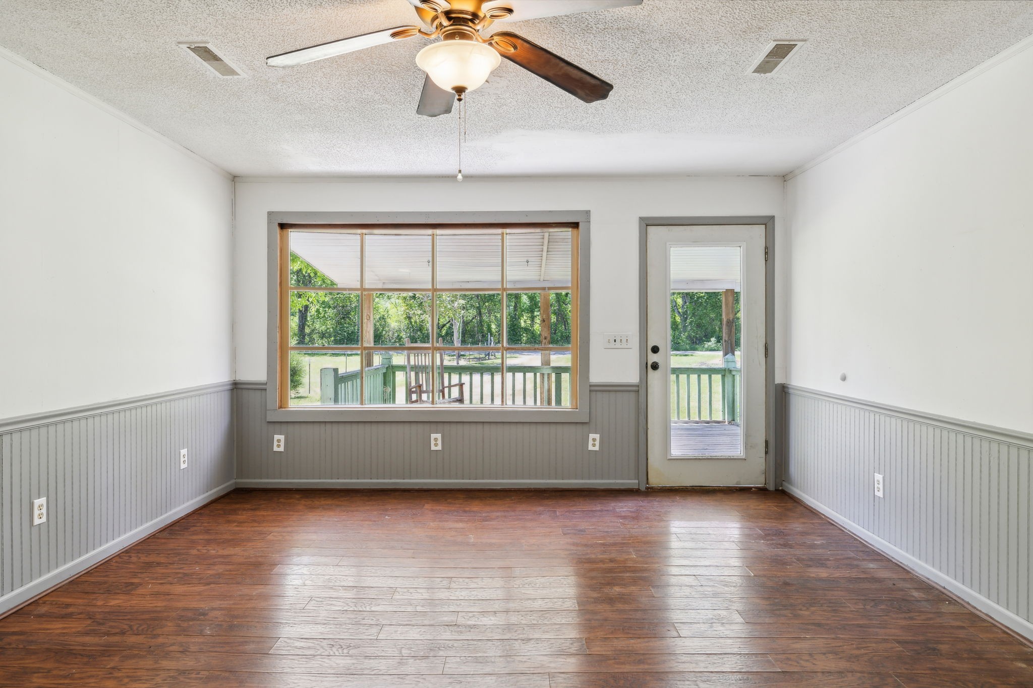 163 Longbranch Rd Property Photo 4