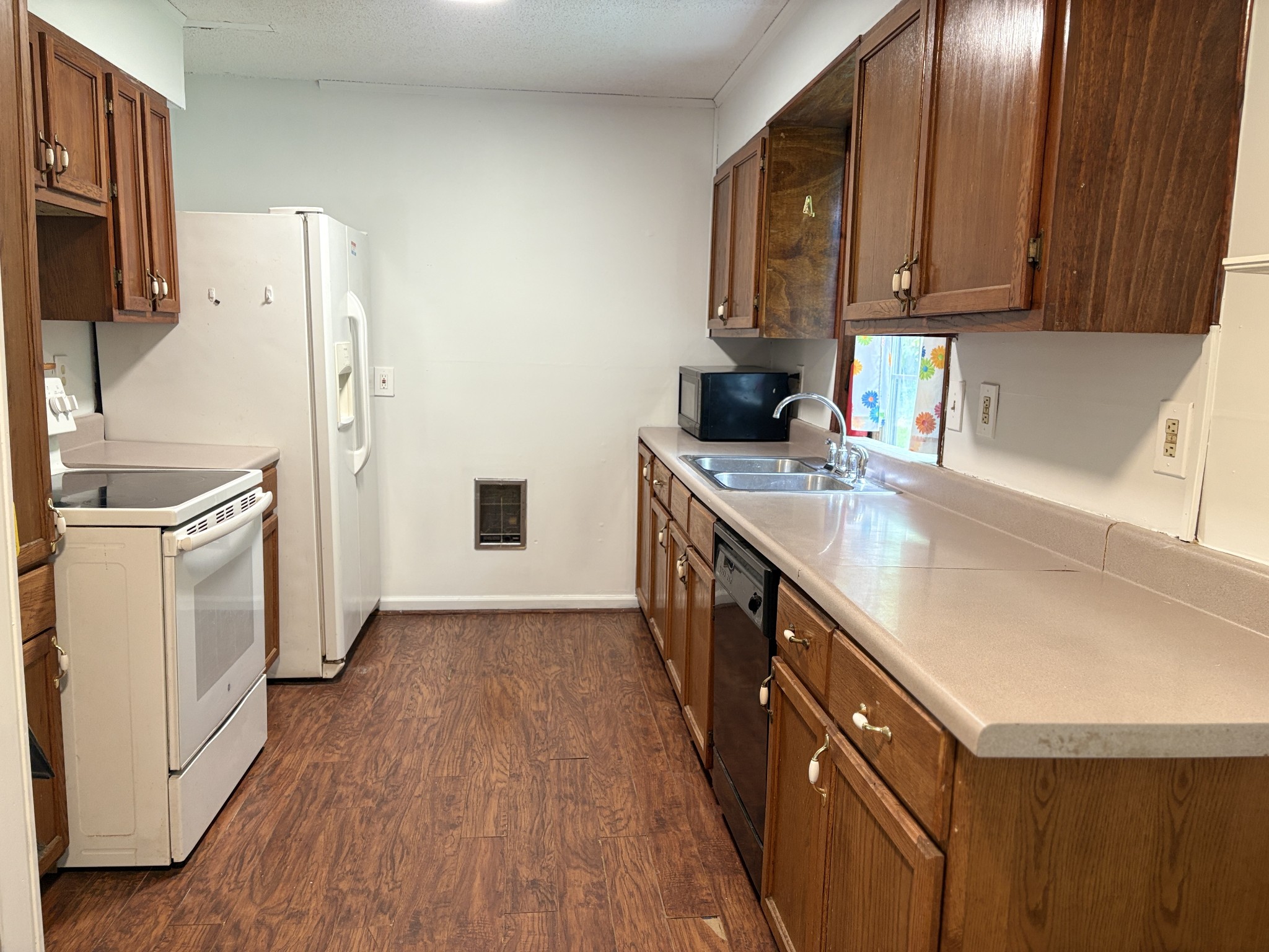 163 Longbranch Rd Property Photo 5