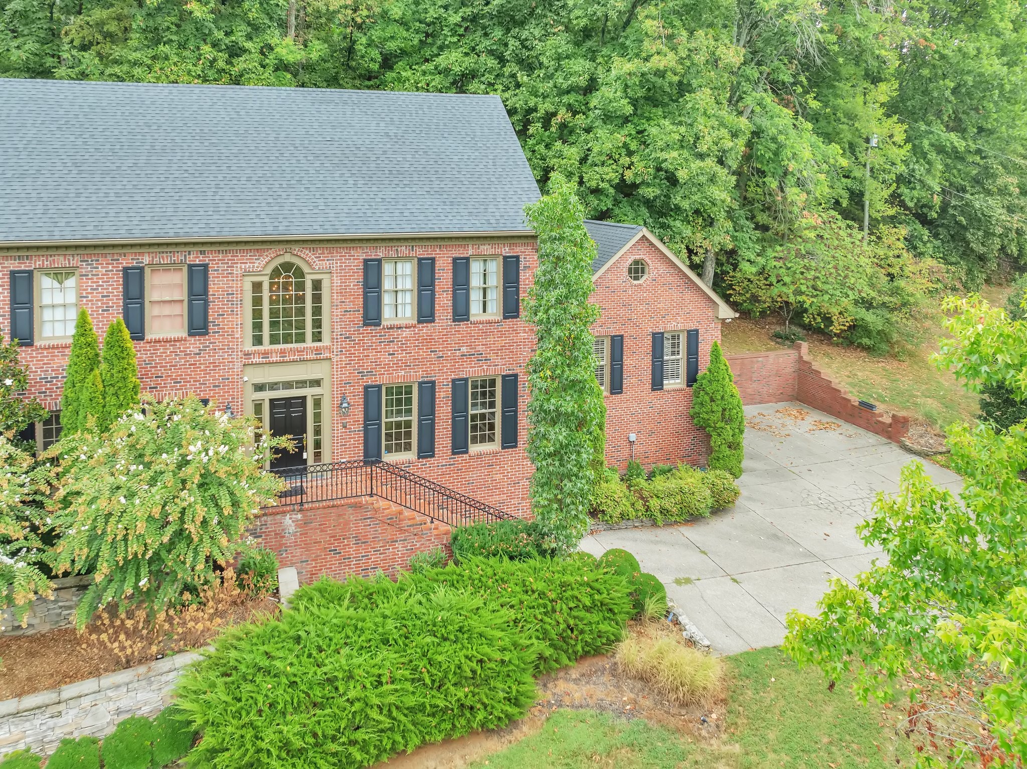 5468 Granny White Pike
