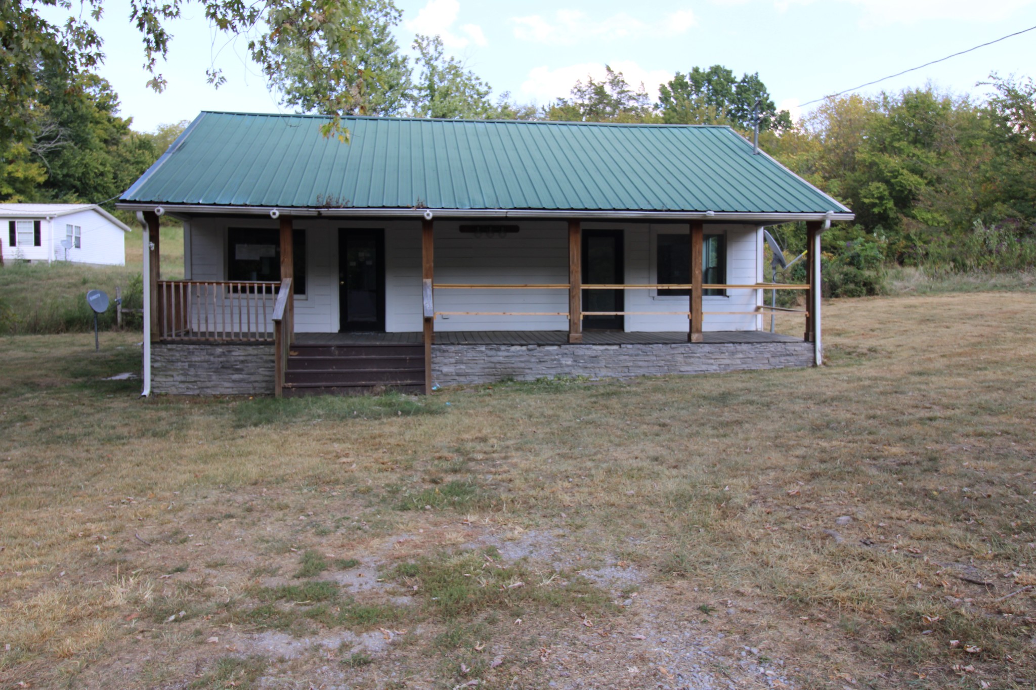 1327 Webb Rd Property Photo 1