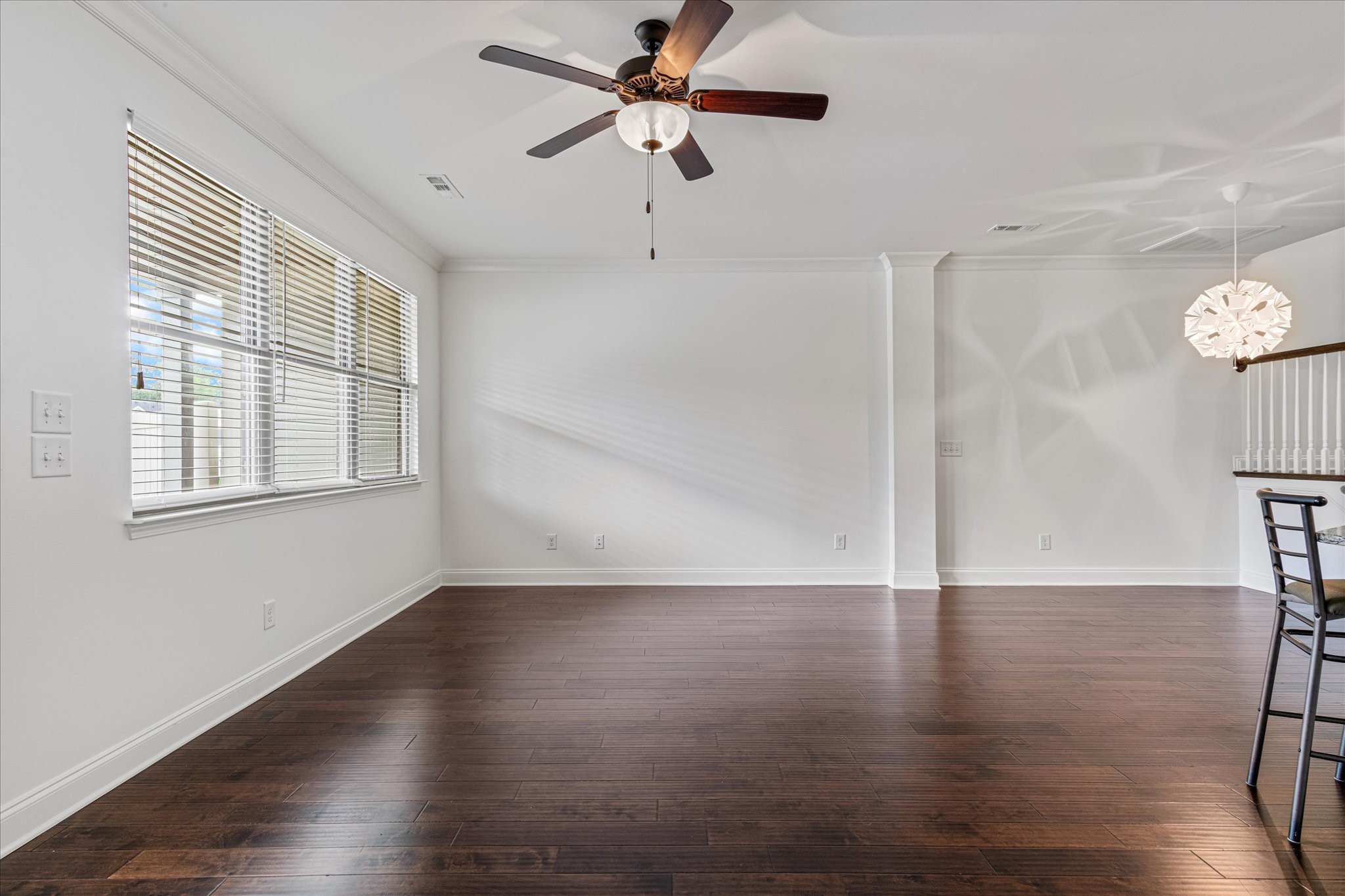 1611 Hampshire Pl Property Photo 6