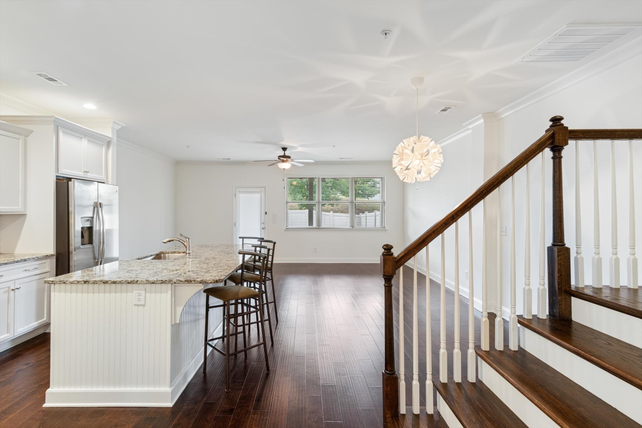 1611 Hampshire Pl Property Photo 12