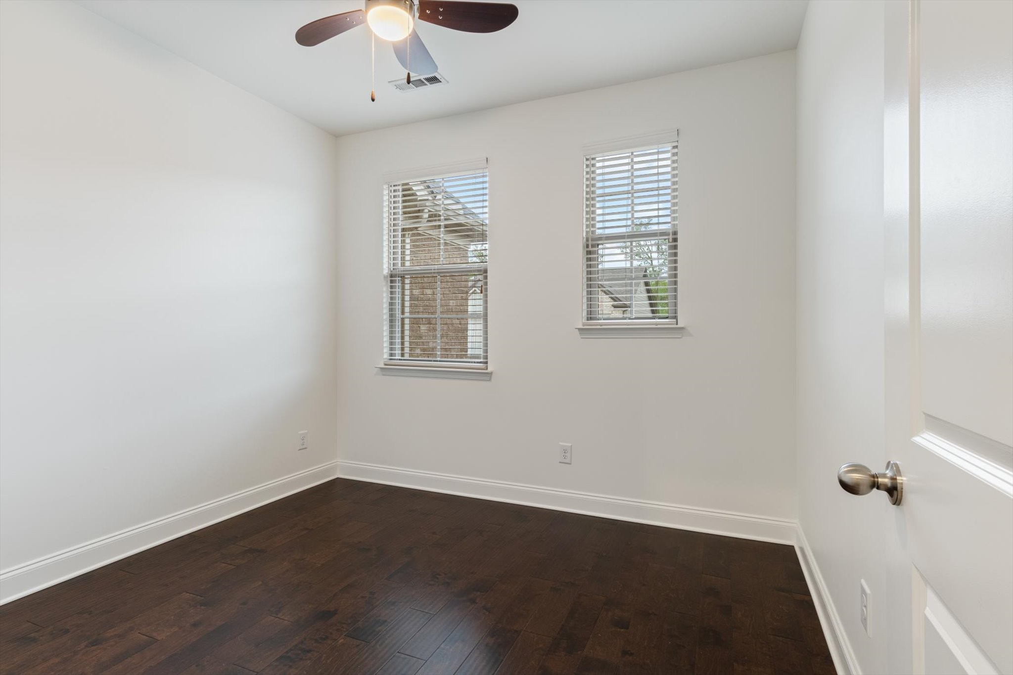 1611 Hampshire Pl Property Photo 13