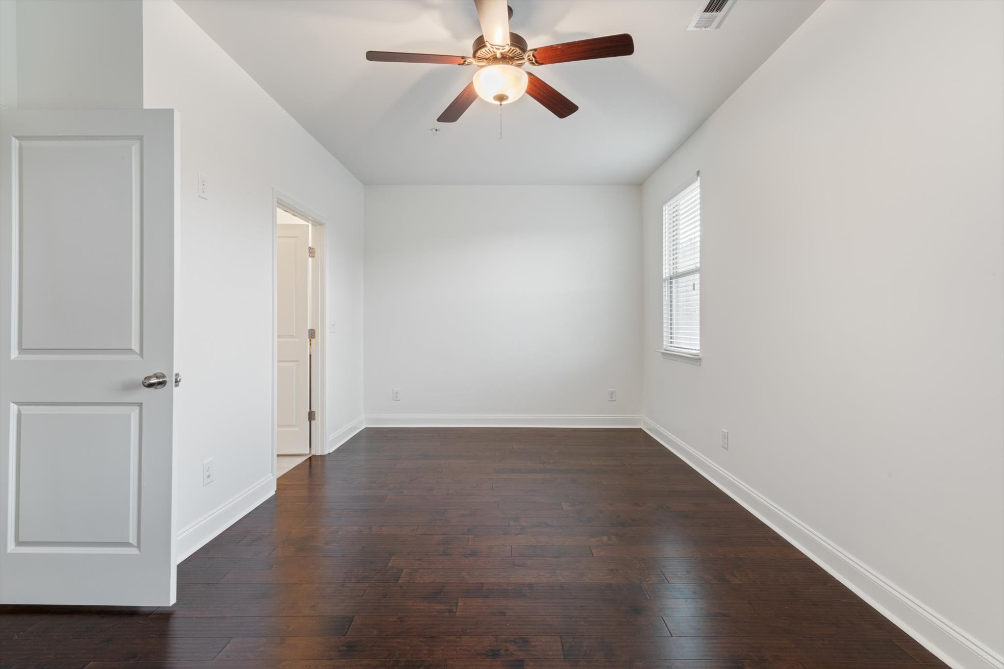 1611 Hampshire Pl Property Photo 17