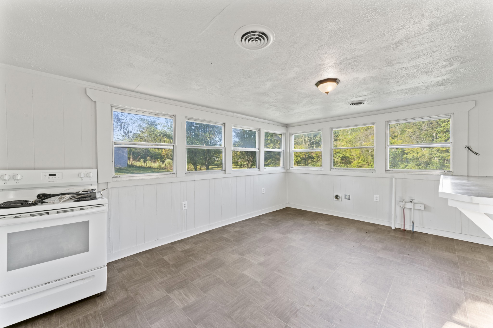 36 Ballenger Rd Property Photo 5