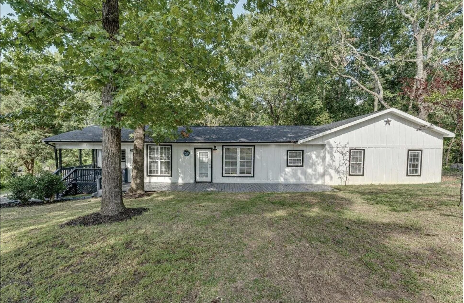 7050 Luke Lane Property Photo 1