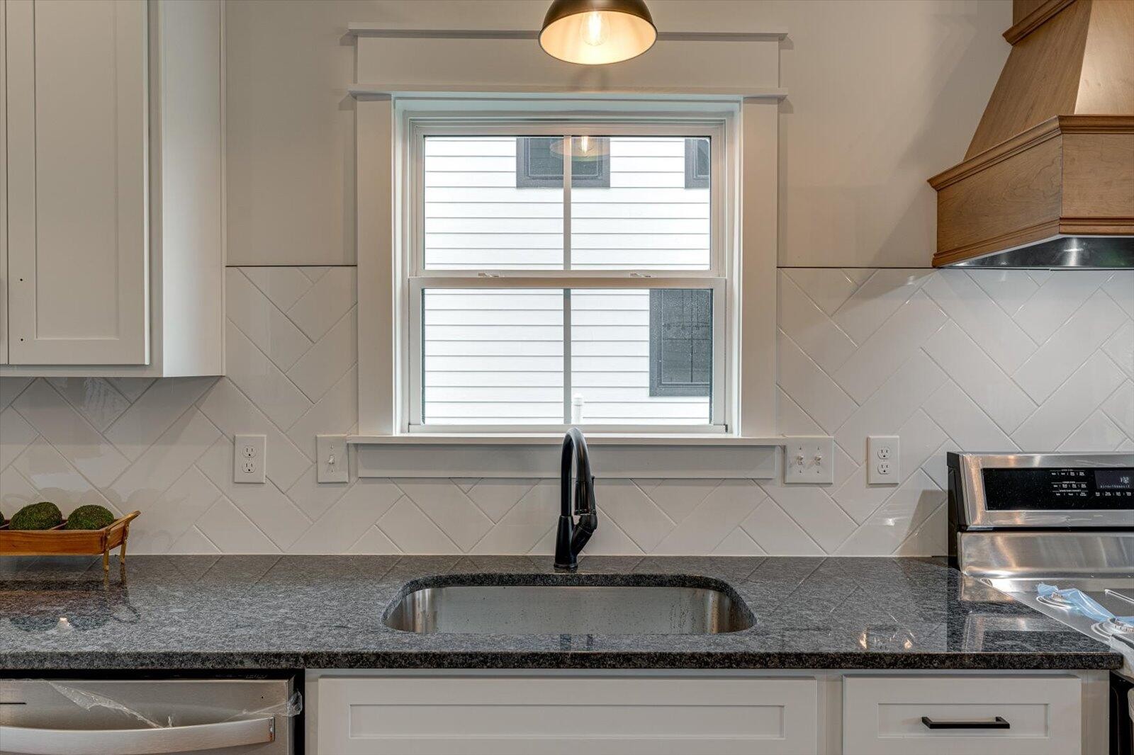 111 Arthur Lane, Nw Property Photo 10