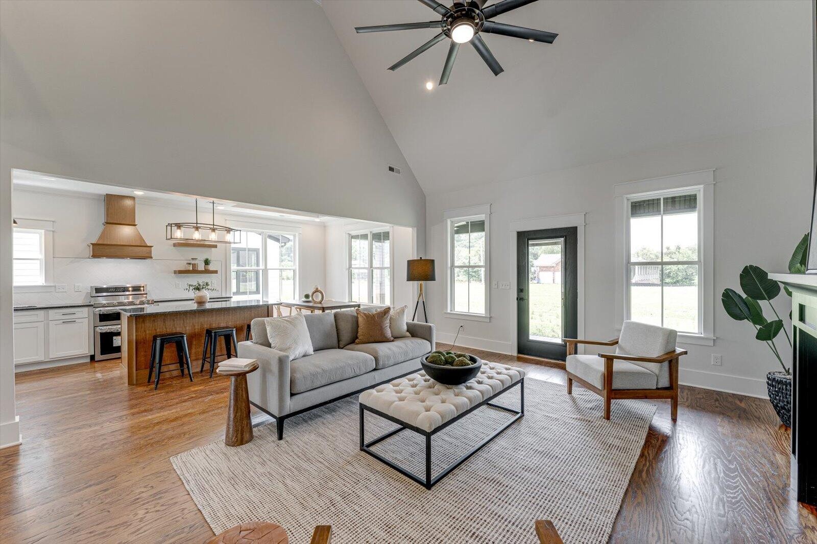 111 Arthur Lane, Nw Property Photo 17