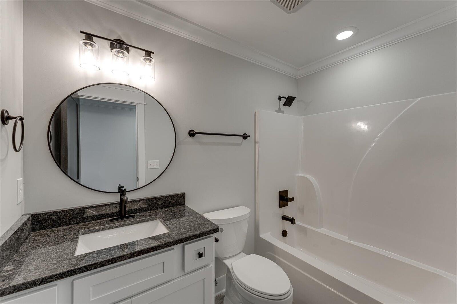 111 Arthur Lane, Nw Property Photo 30