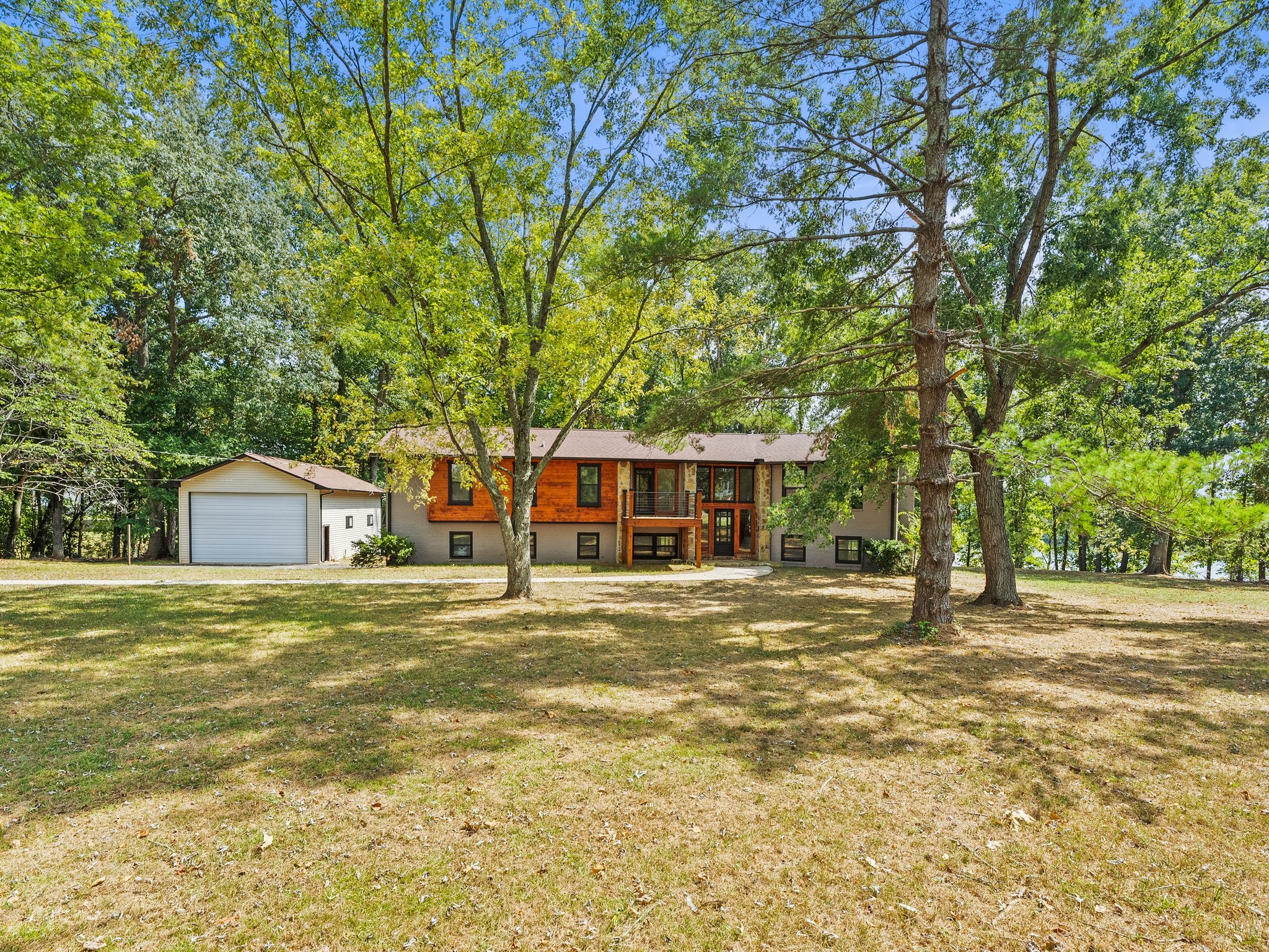 407 Flower Lane Dr Property Photo 1
