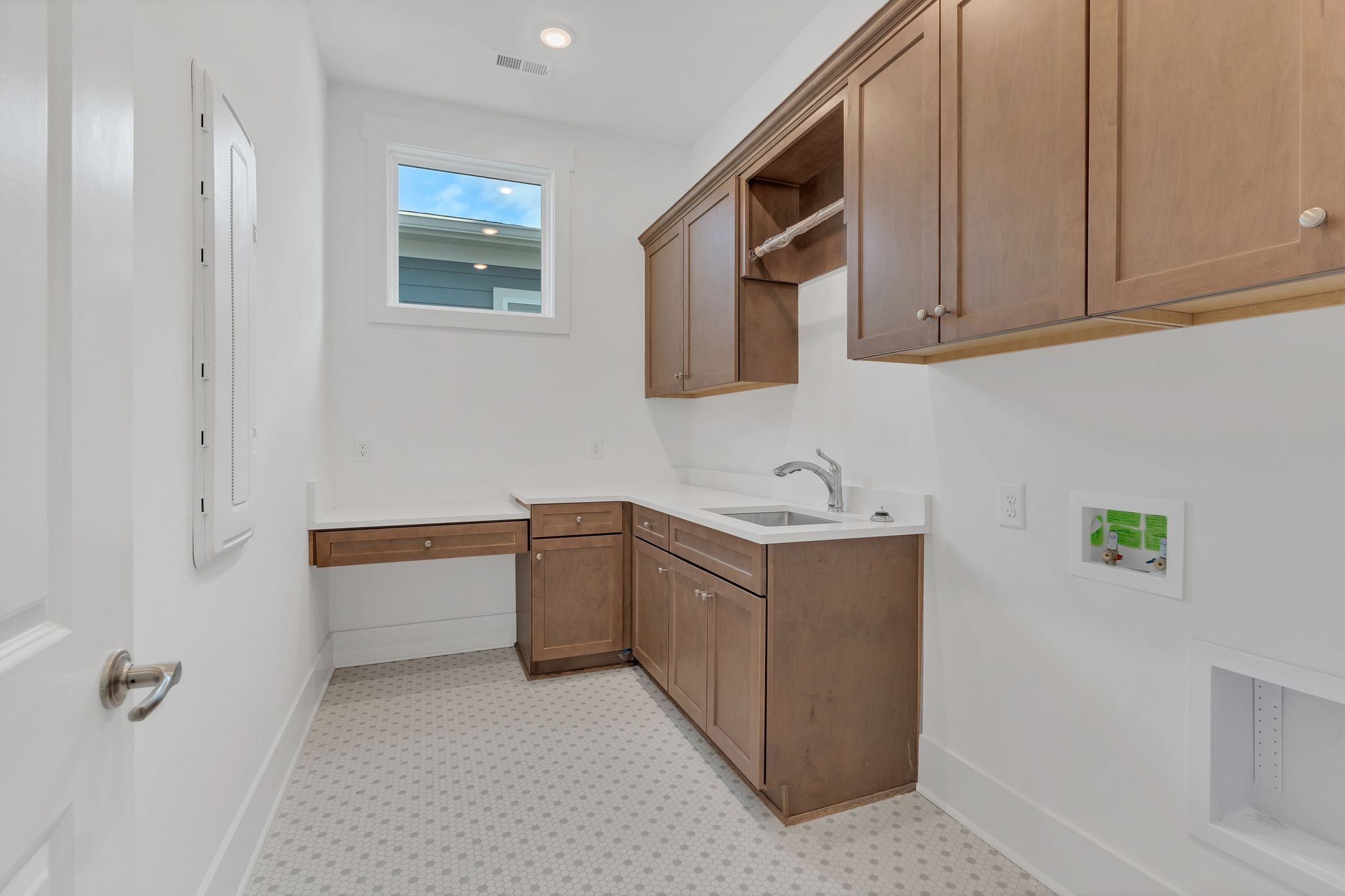 1013 Camley Street Property Photo 9