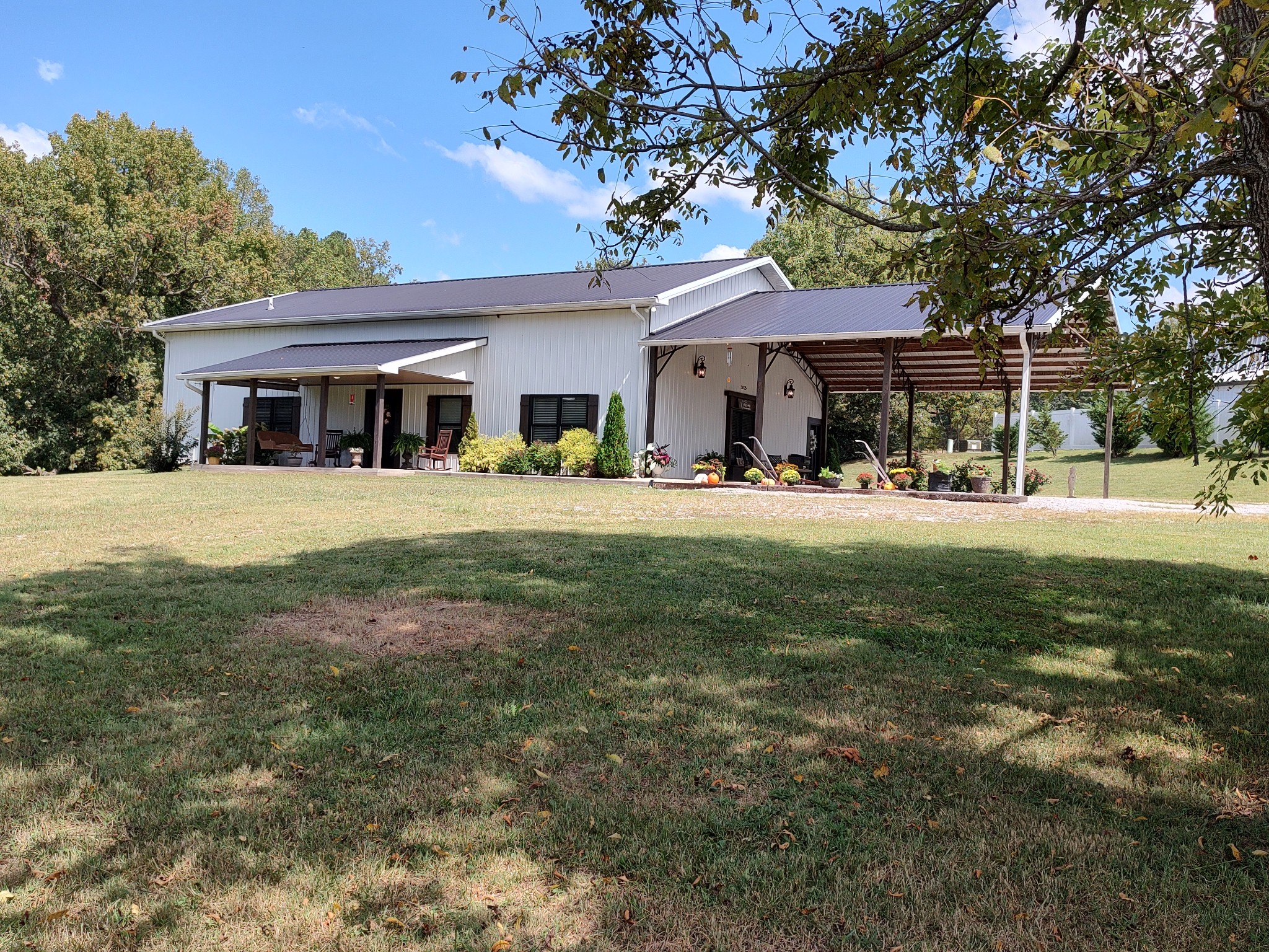 3075 Bennett Rd Property Photo 2