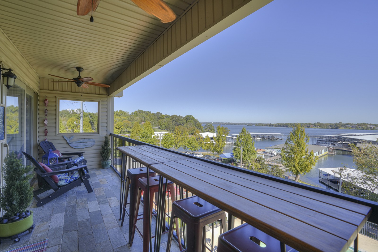 2105 Lakeshore Dr Property Photo 13