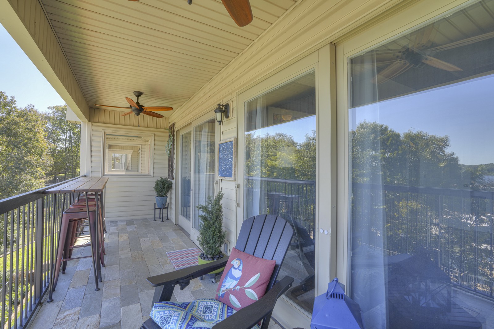 2105 Lakeshore Dr Property Photo 16