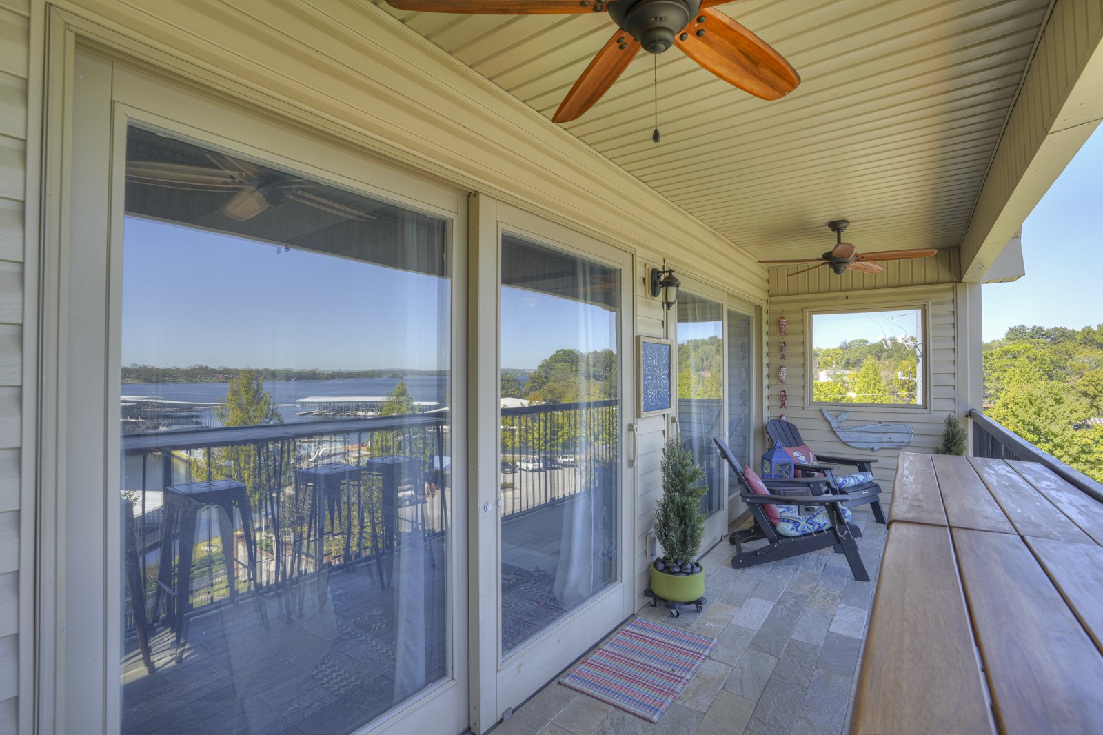 2105 Lakeshore Dr Property Photo 17