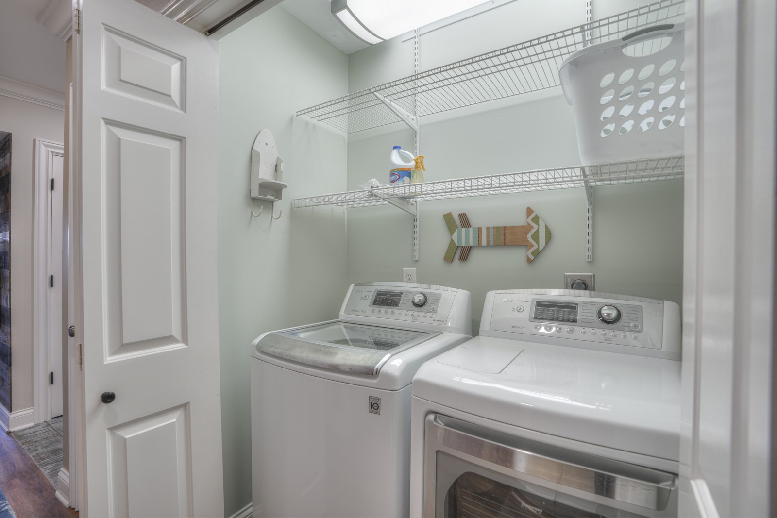 2105 Lakeshore Dr Property Photo 29