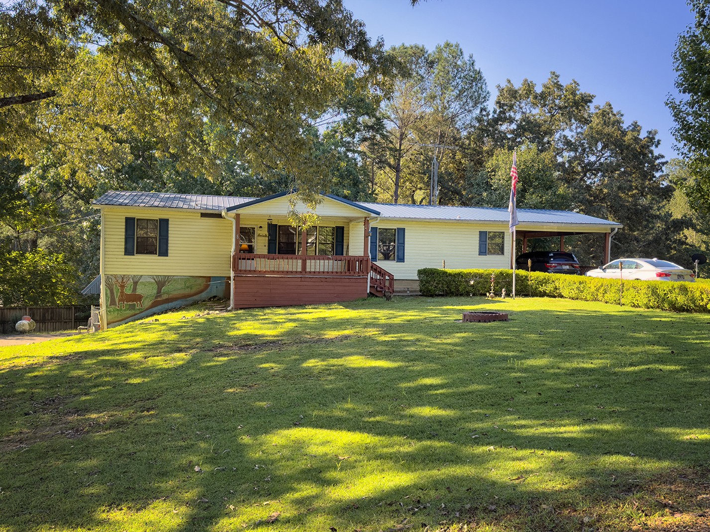 140 Kenwood Dr Property Photo