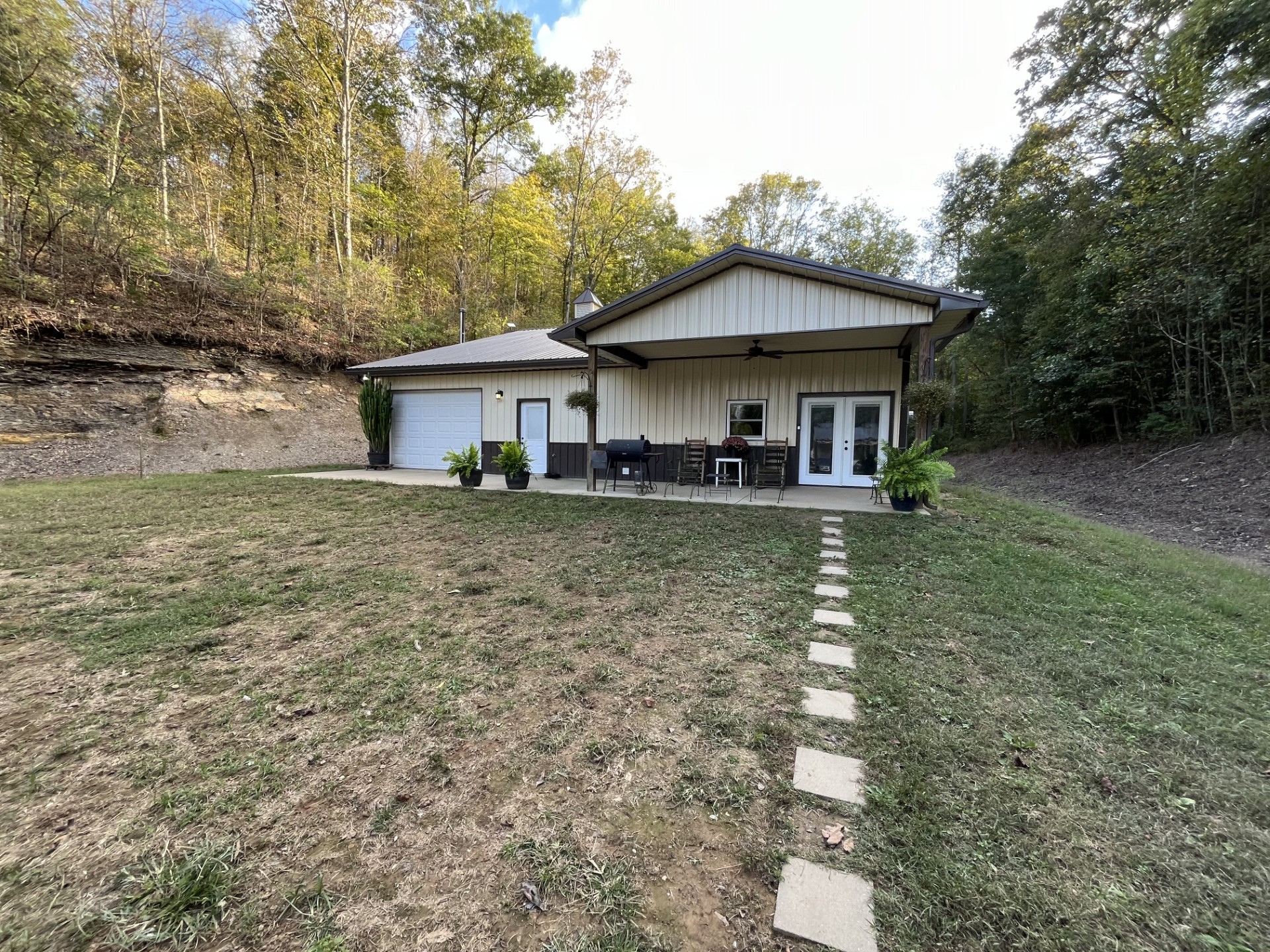 379 Nickens Ln Property Photo 1