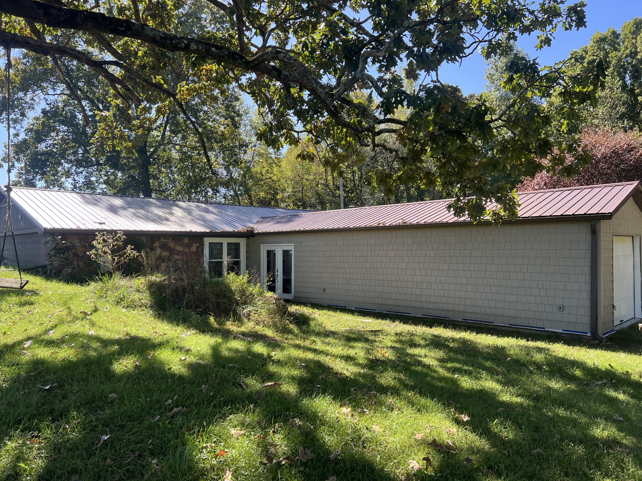 201 S Point Dr Property Photo