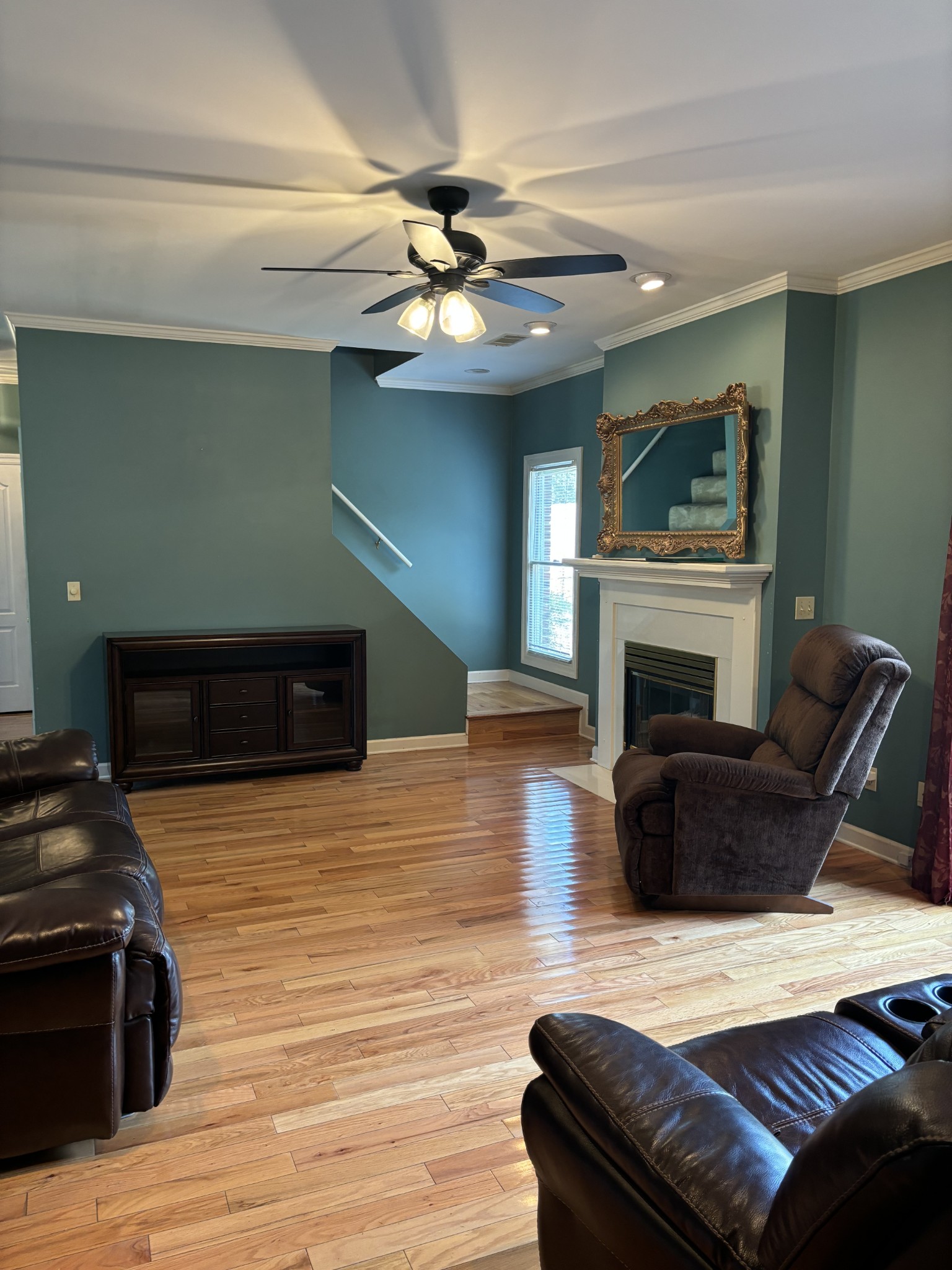 728 W Main St Property Photo 5