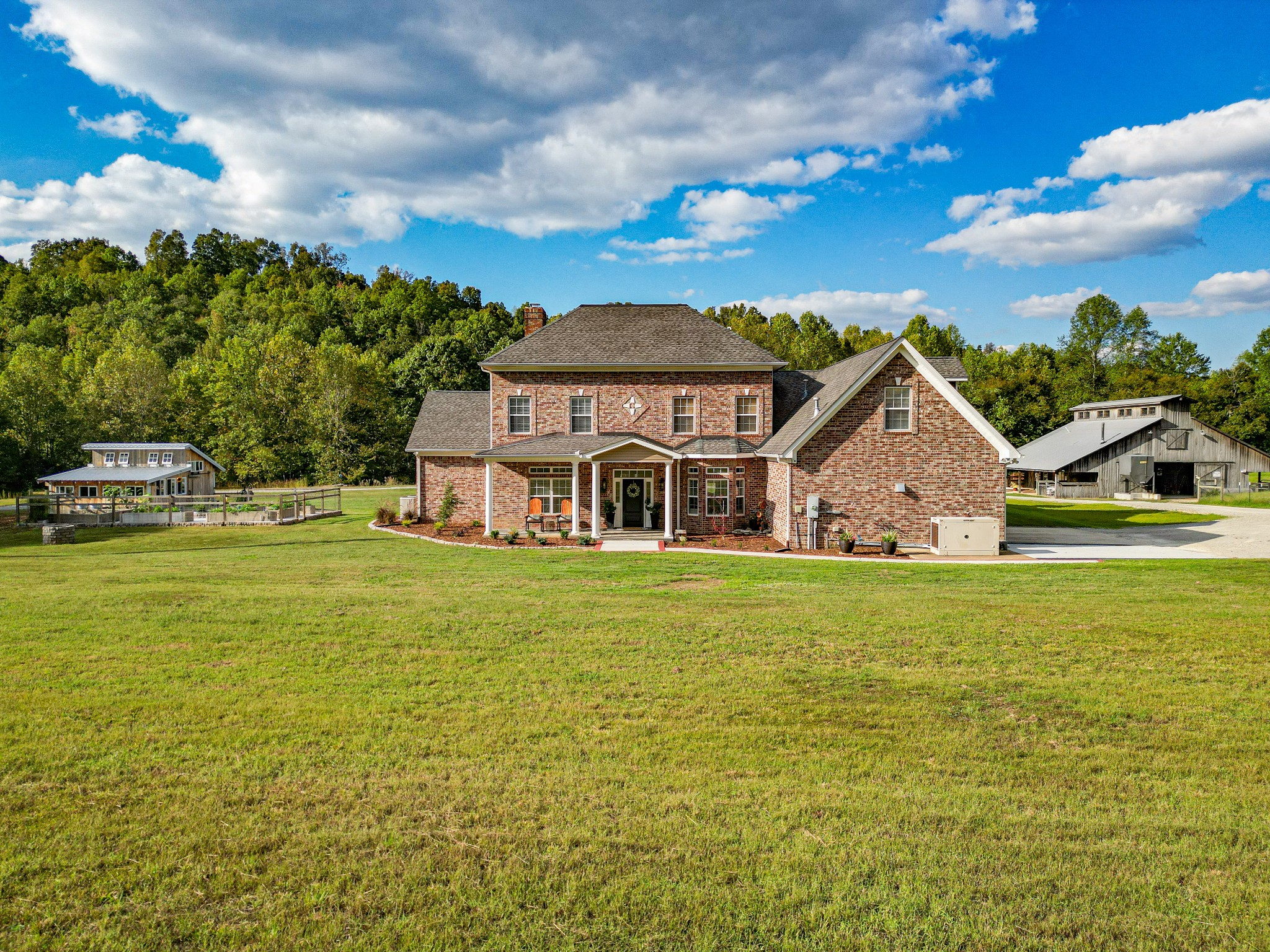 144 Abberly Ln Property Photo 1