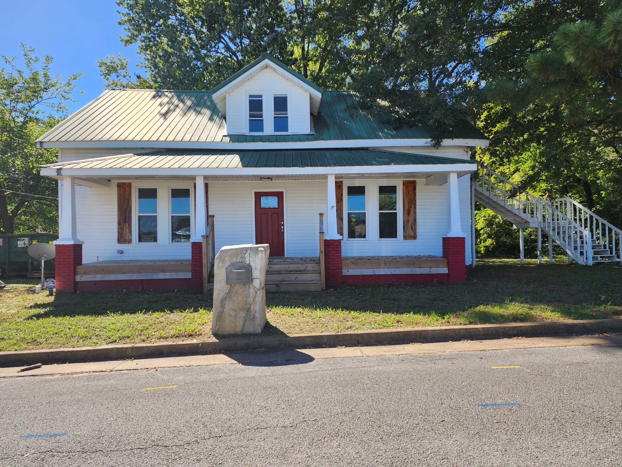 129 N Carolina Ave Property Photo