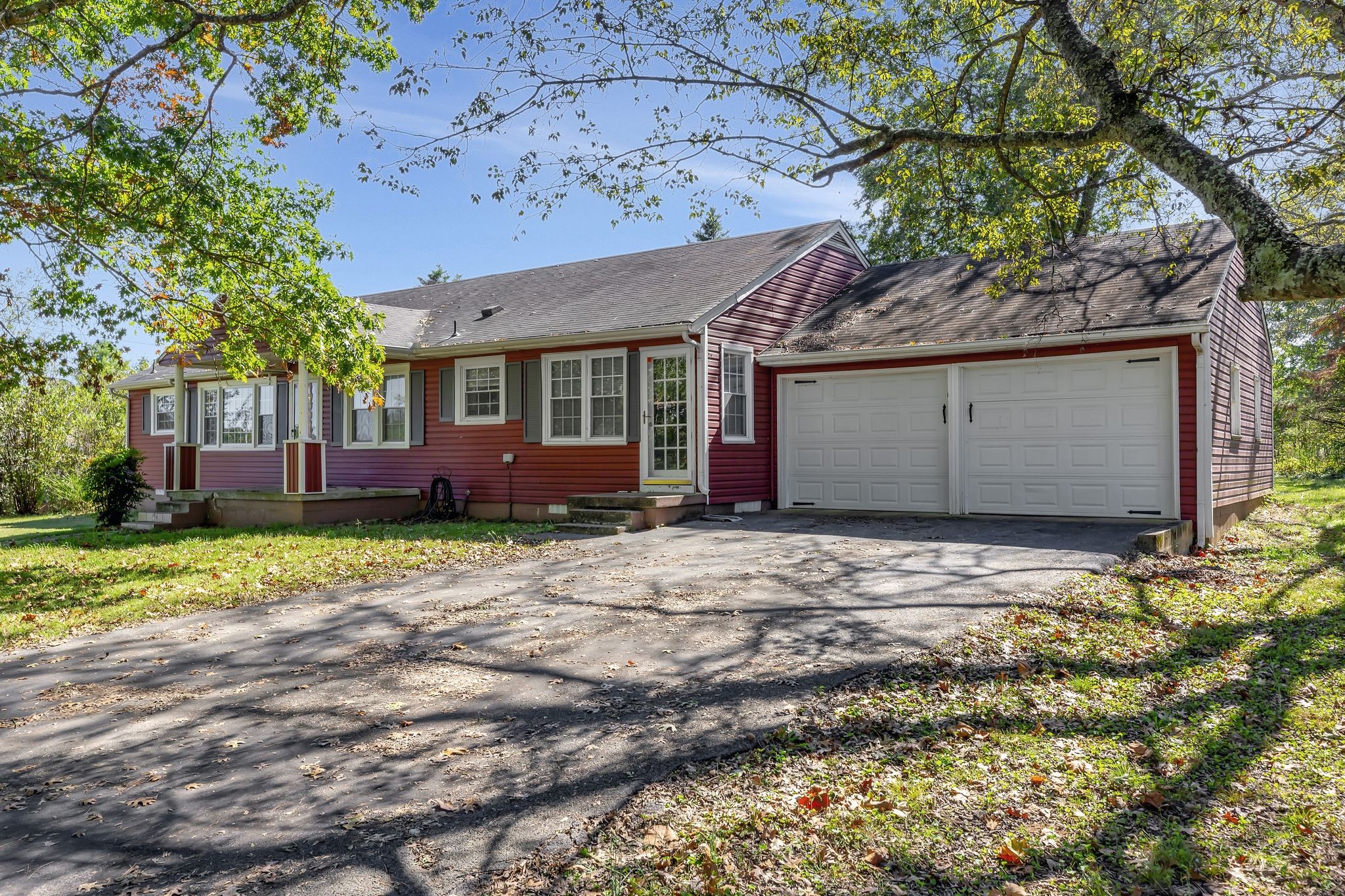 1616 Highway 130, E Property Photo 5