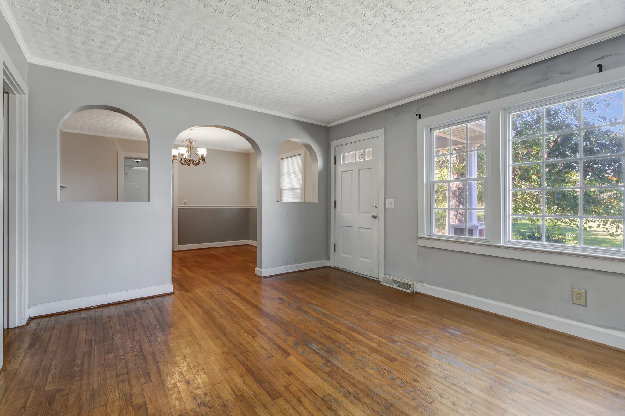 1616 Highway 130, E Property Photo 9