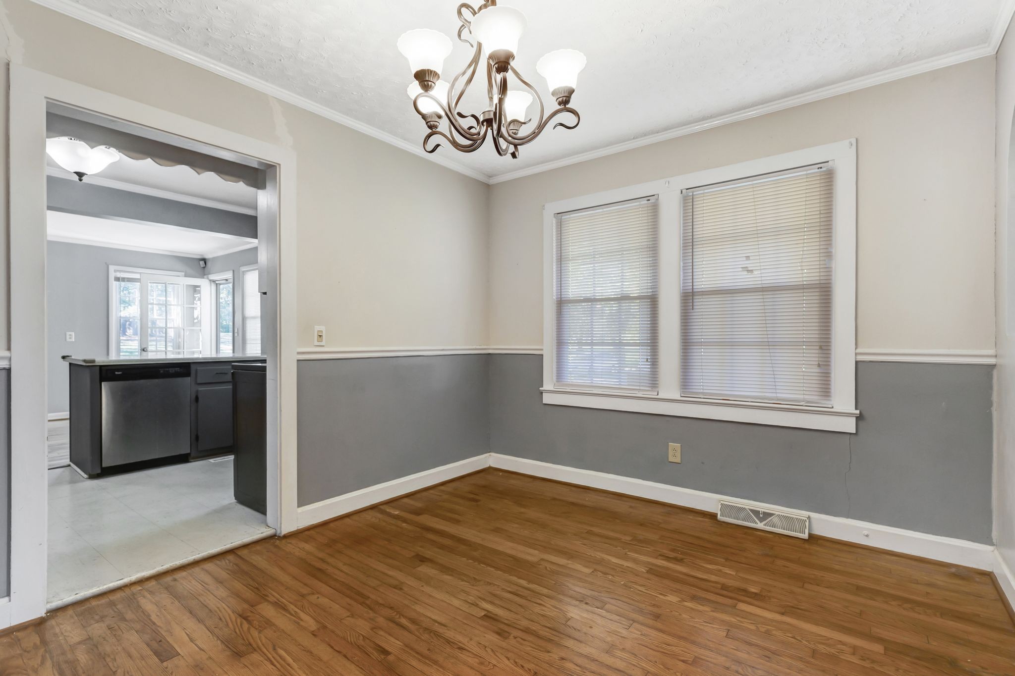 1616 Highway 130, E Property Photo 10