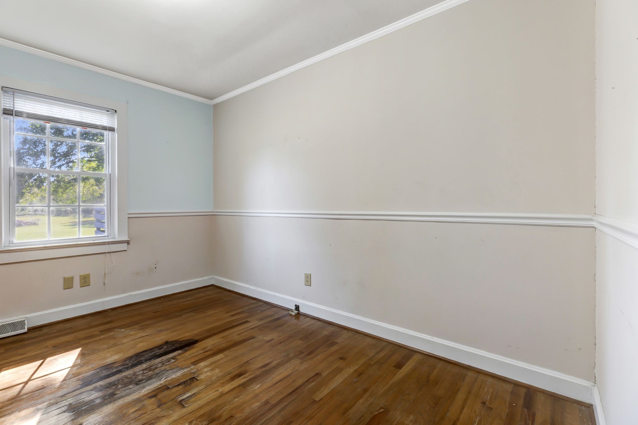 1616 Highway 130, E Property Photo 18