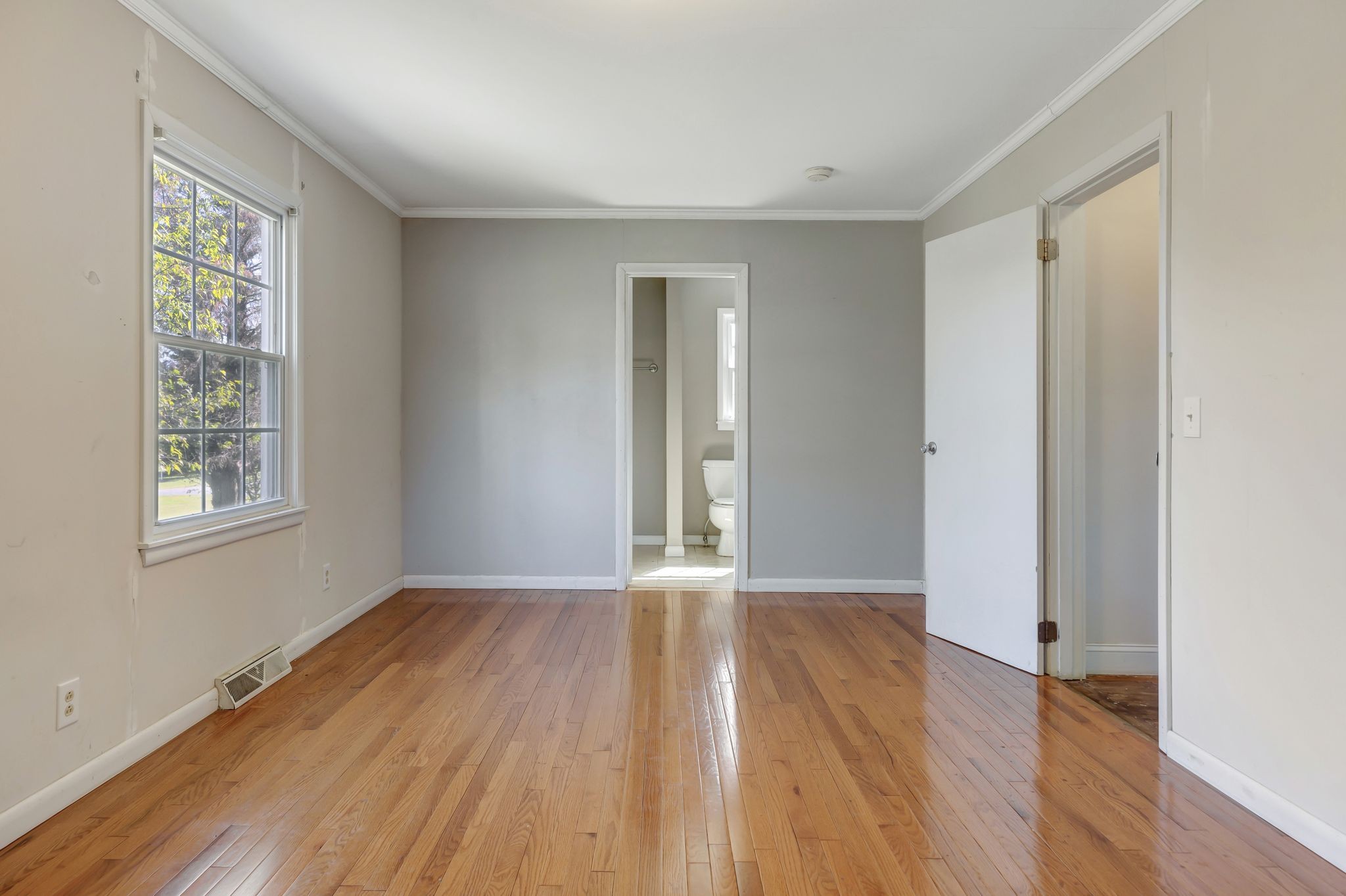1616 Highway 130, E Property Photo 25