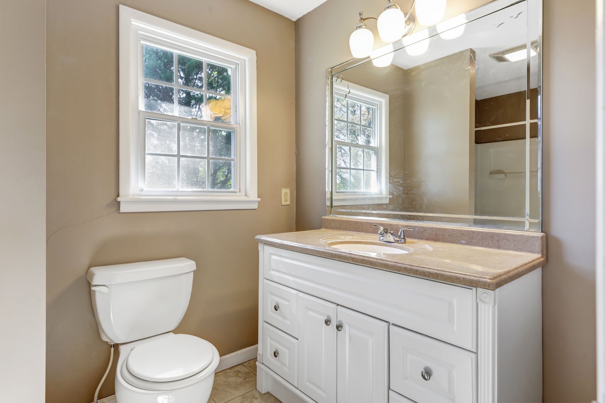 1616 Highway 130, E Property Photo 27