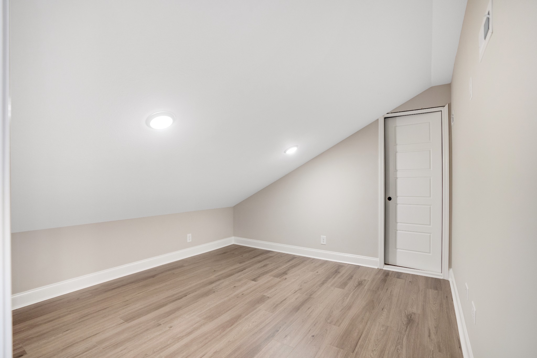 533 S Halifax Ct Property Photo 20