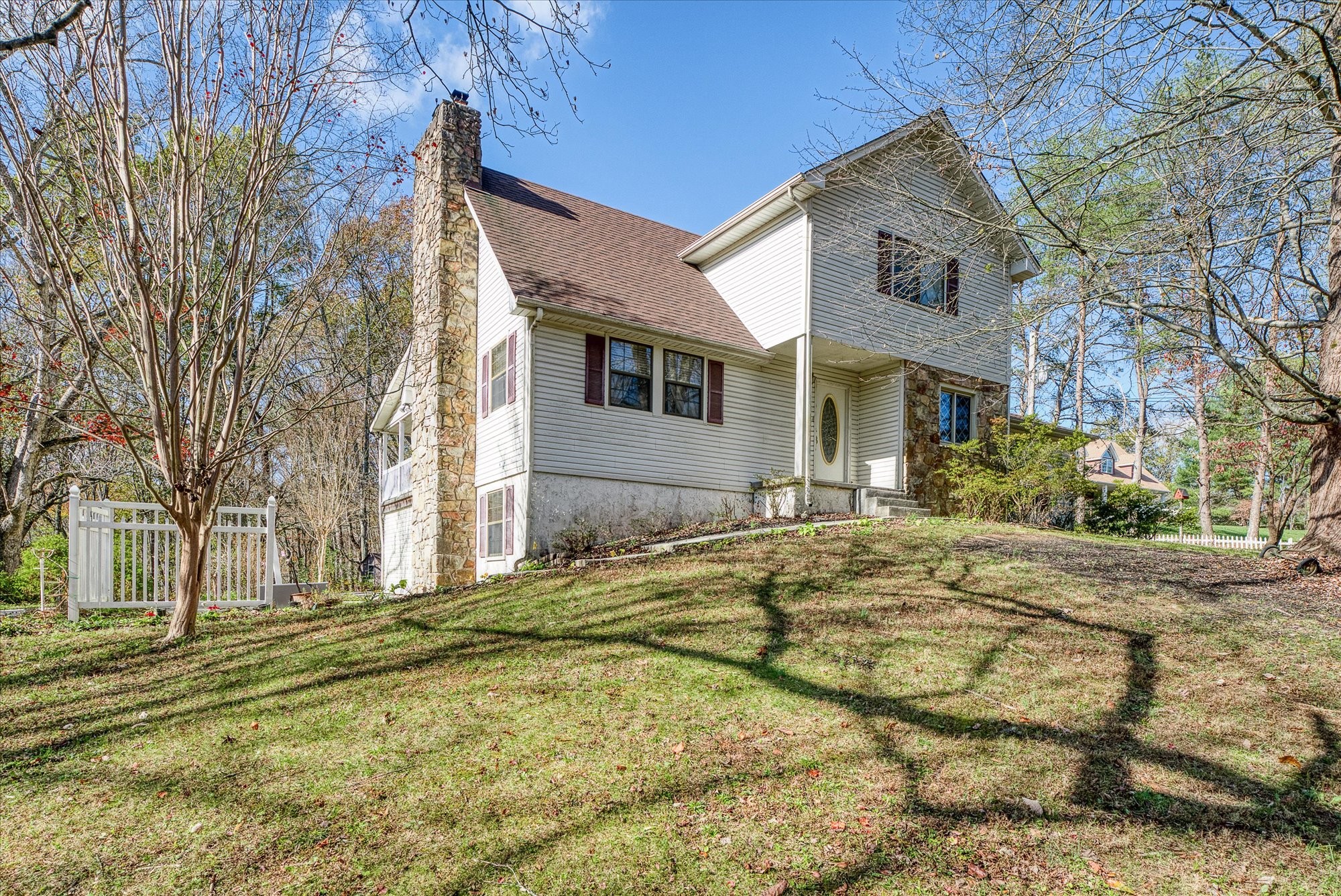 1645 Carriage Ln Property Photo 1