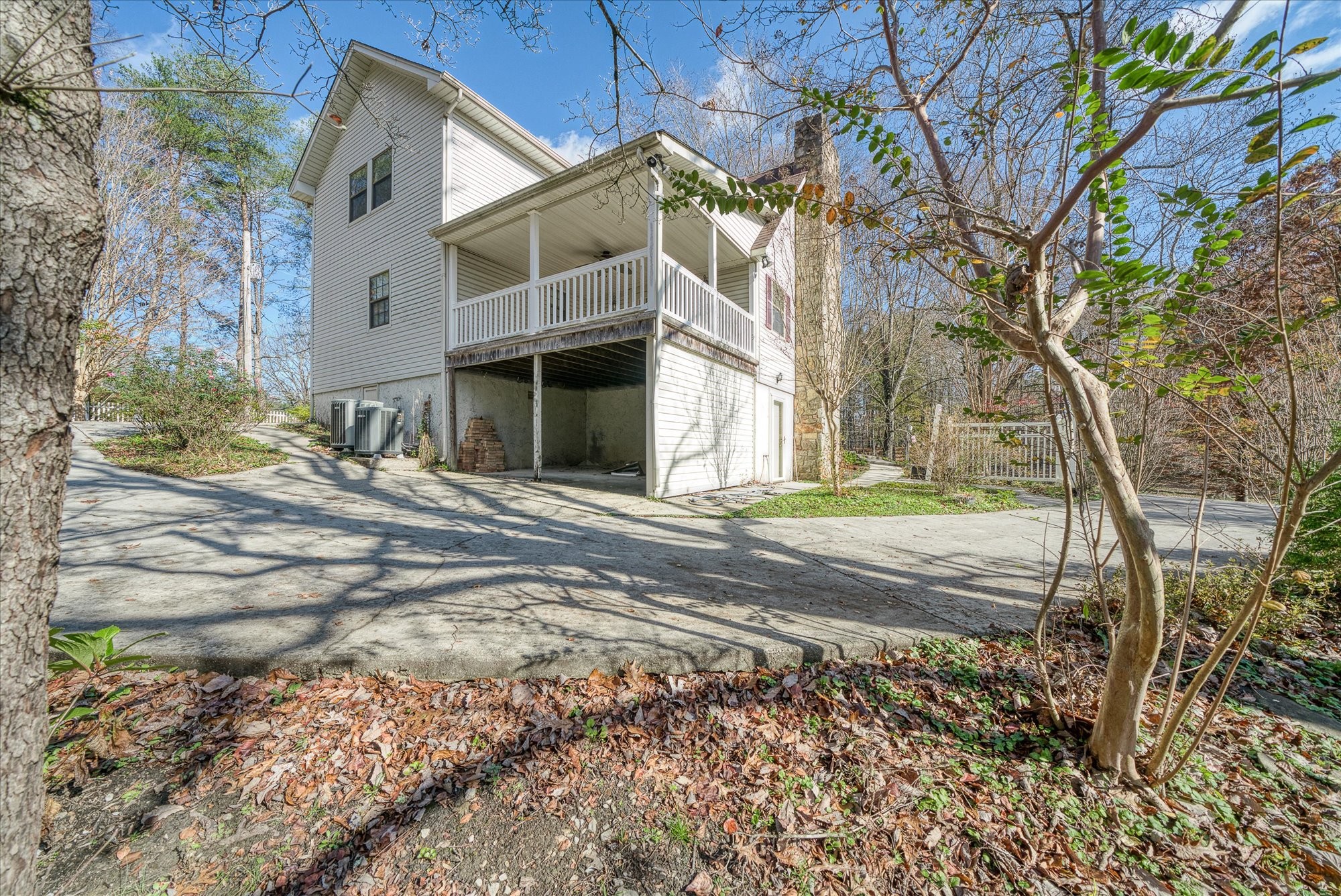 1645 Carriage Ln Property Photo 32