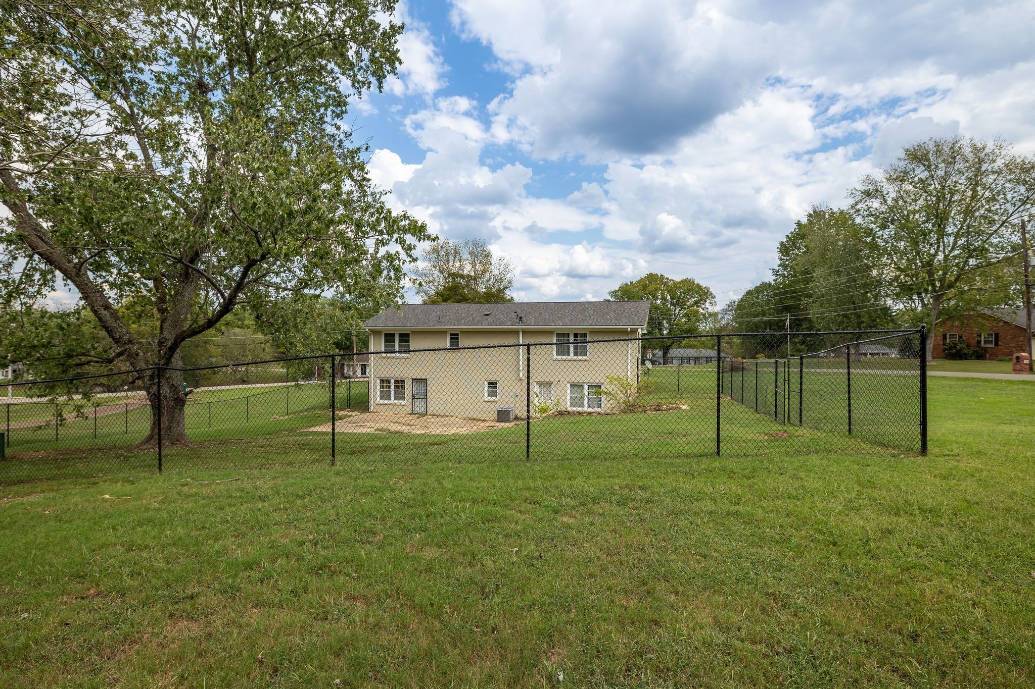 444 Manor Circle Property Photo 20