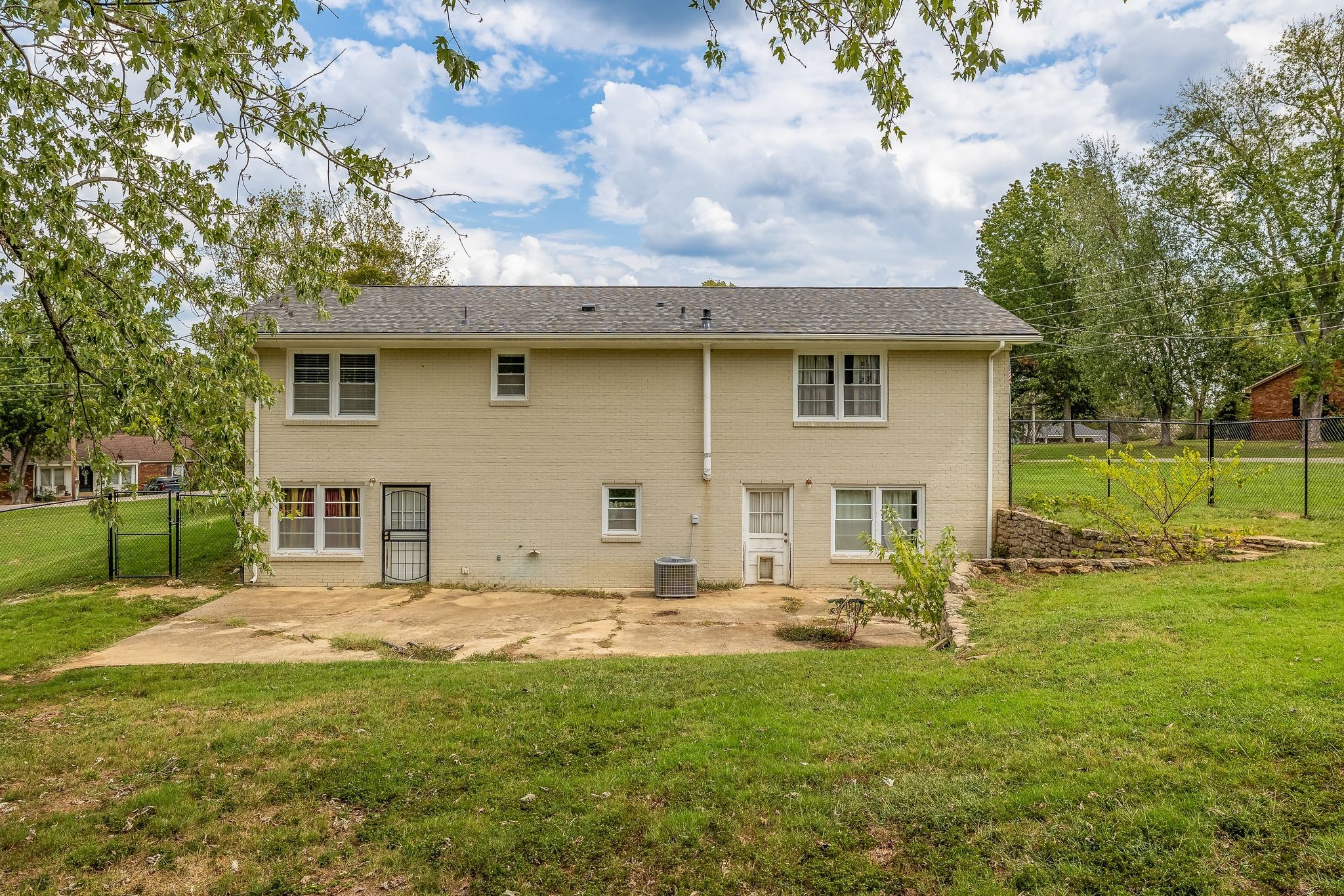 444 Manor Circle Property Photo 21