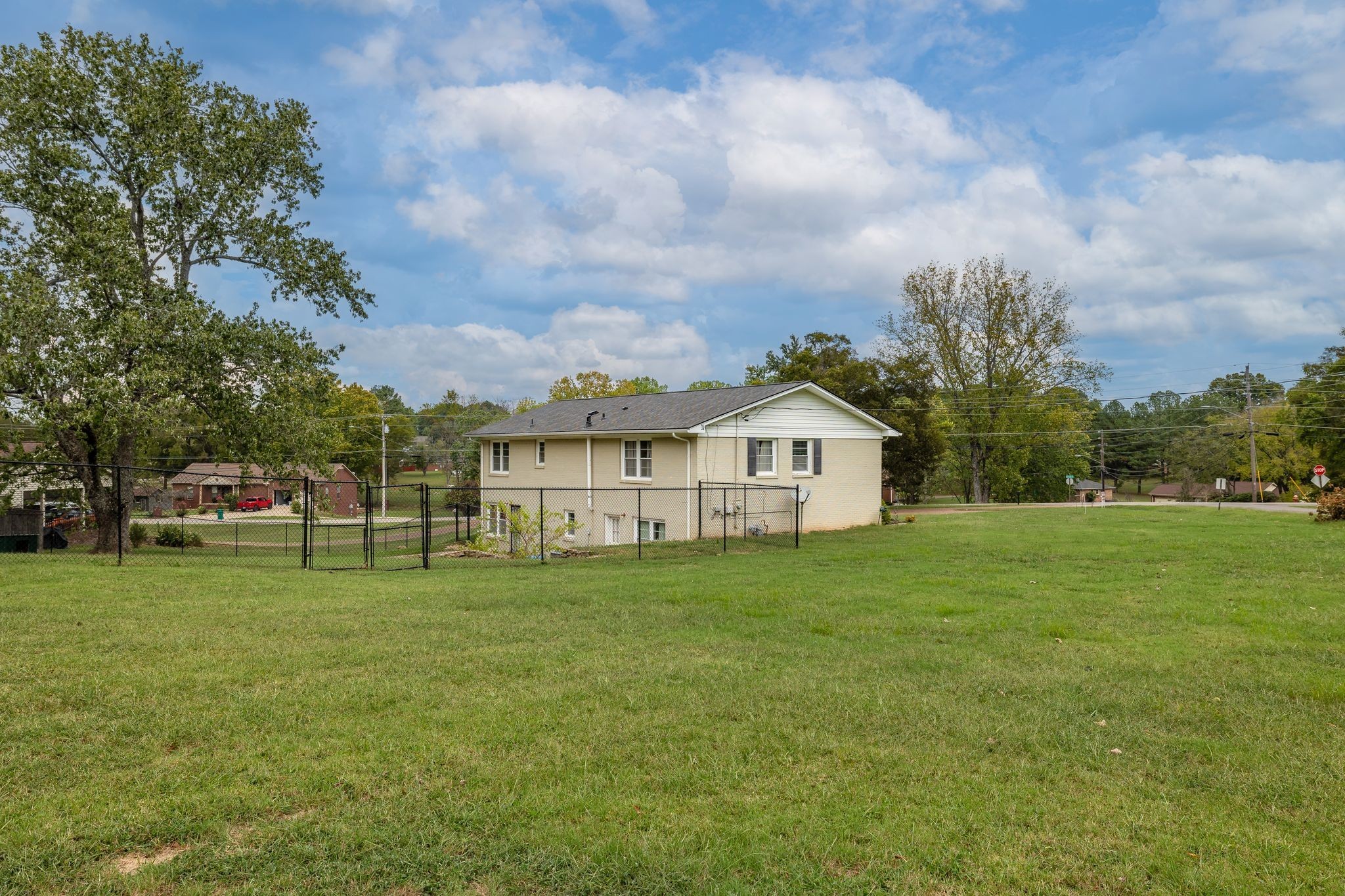 444 Manor Circle Property Photo 22