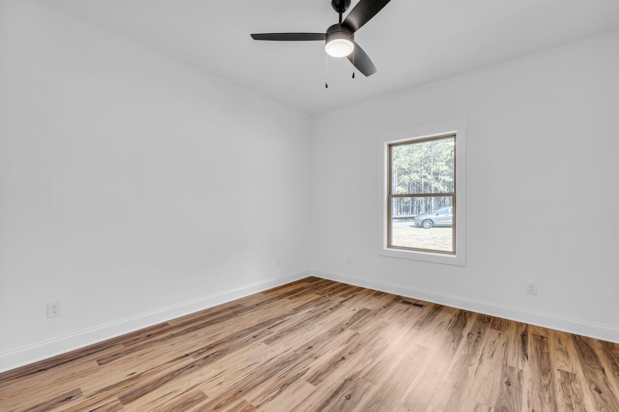 405 Boone Pass Property Photo 13