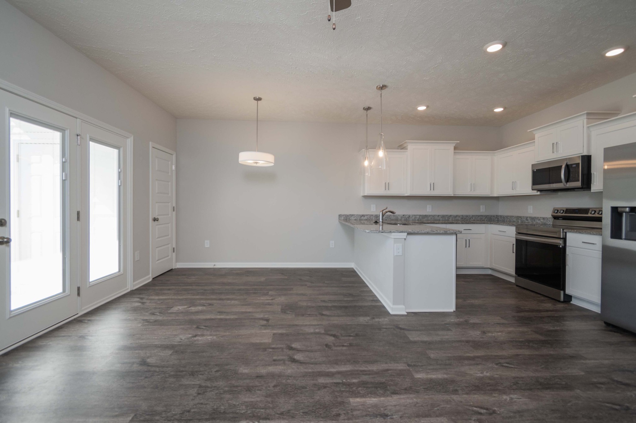 1852 Bethpage Dr Property Photo 4