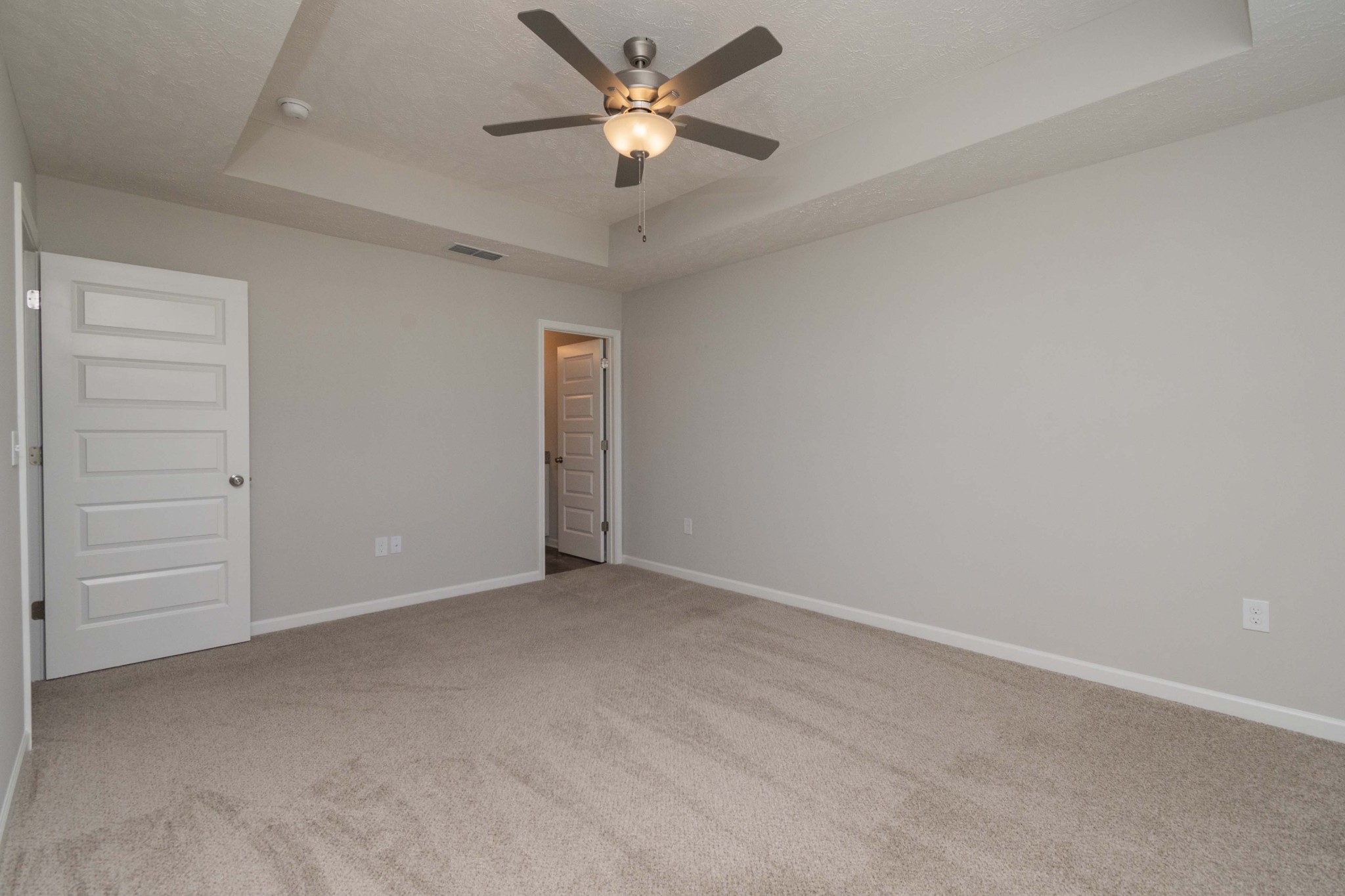 1852 Bethpage Dr Property Photo 17