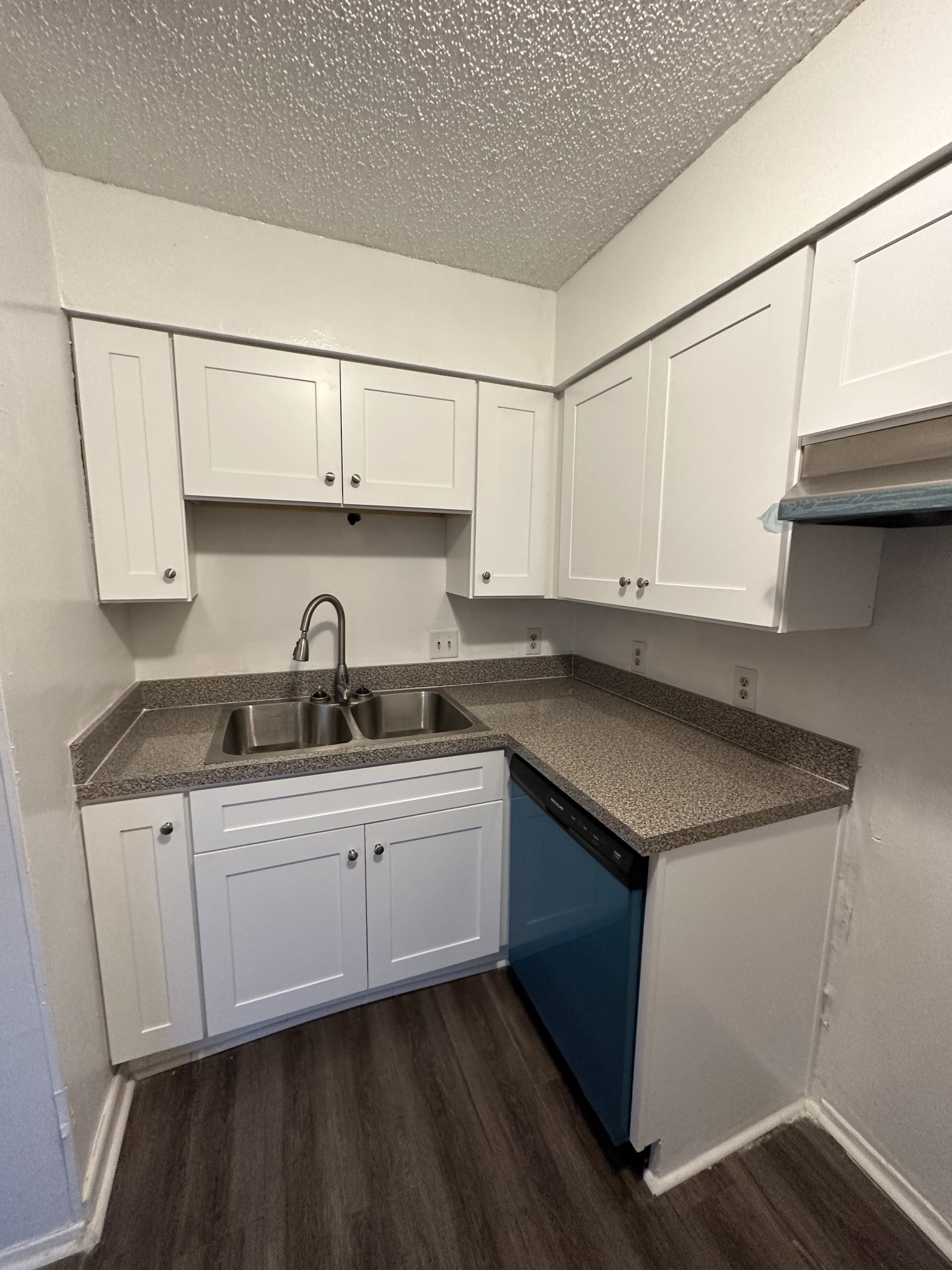 1057 Harold Dr Property Photo 4