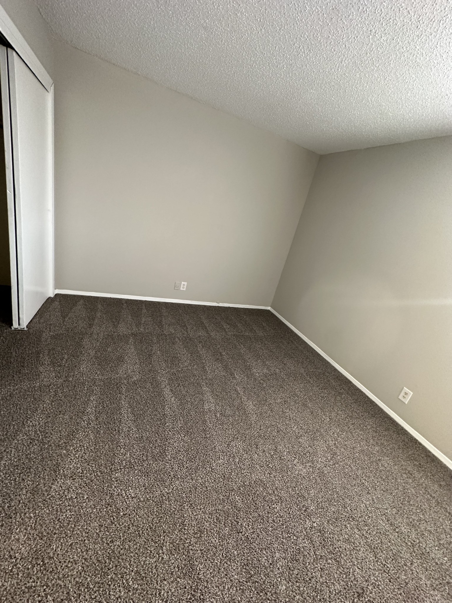 1057 Harold Dr Property Photo 12